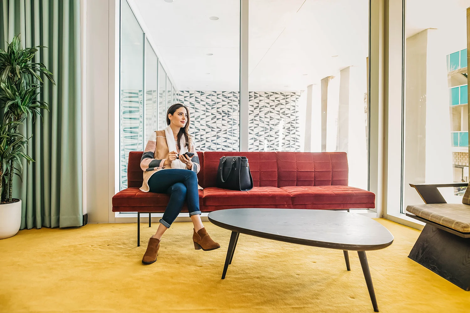 My Second scene in the upstairs lounge area // Photo Credit @BearpawStyle @Scott_Mont