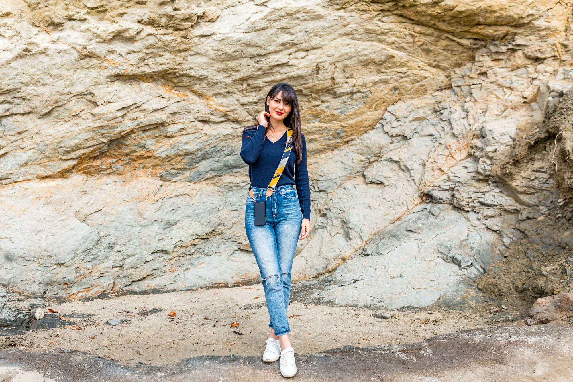 5 Features That Make the Bandolier Phone Case the Ultimate Fashion Accessory for Travel