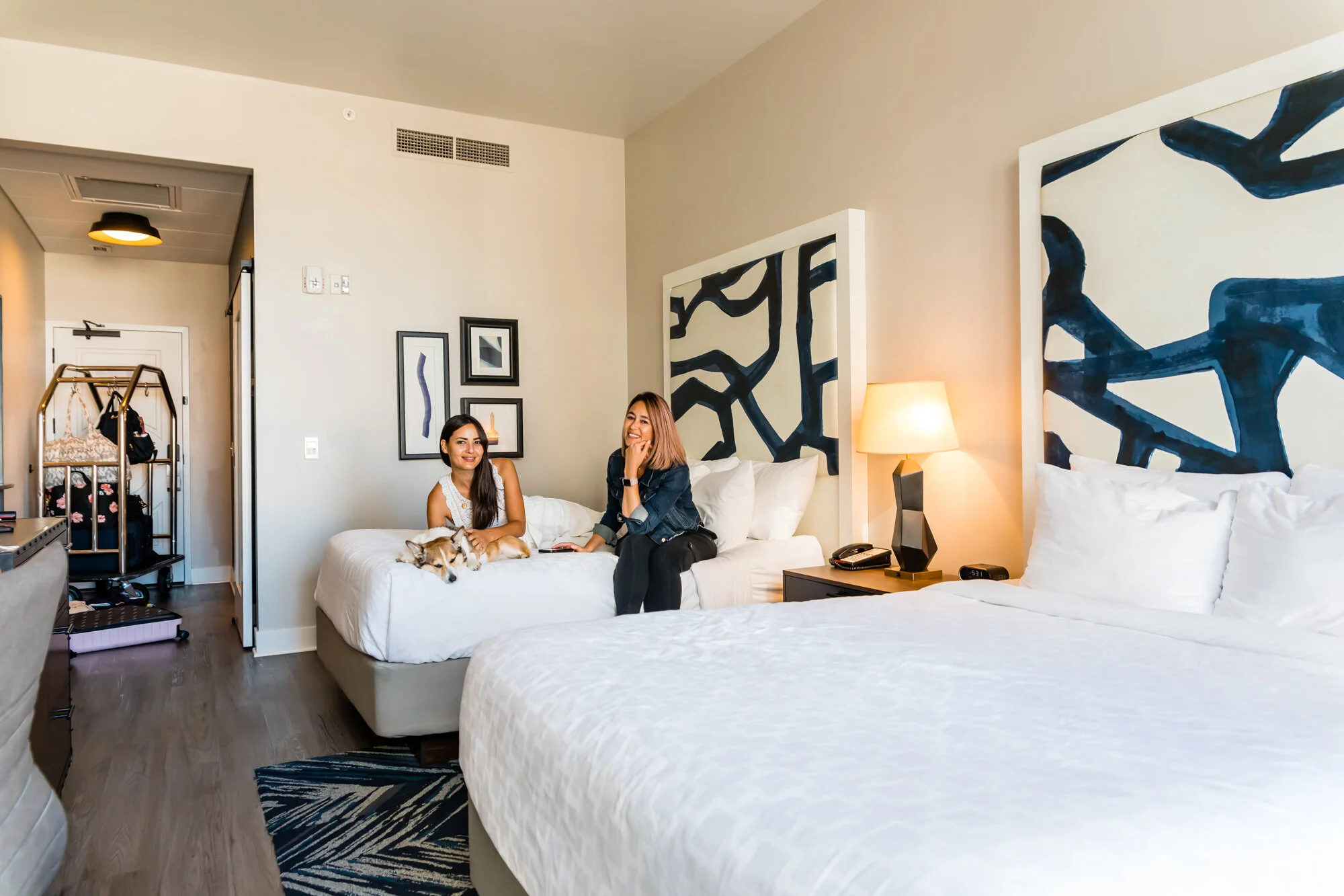 Hotel Indigo Kansas City - The Crossroads Review: Gorgeous and Pet-Friendly!