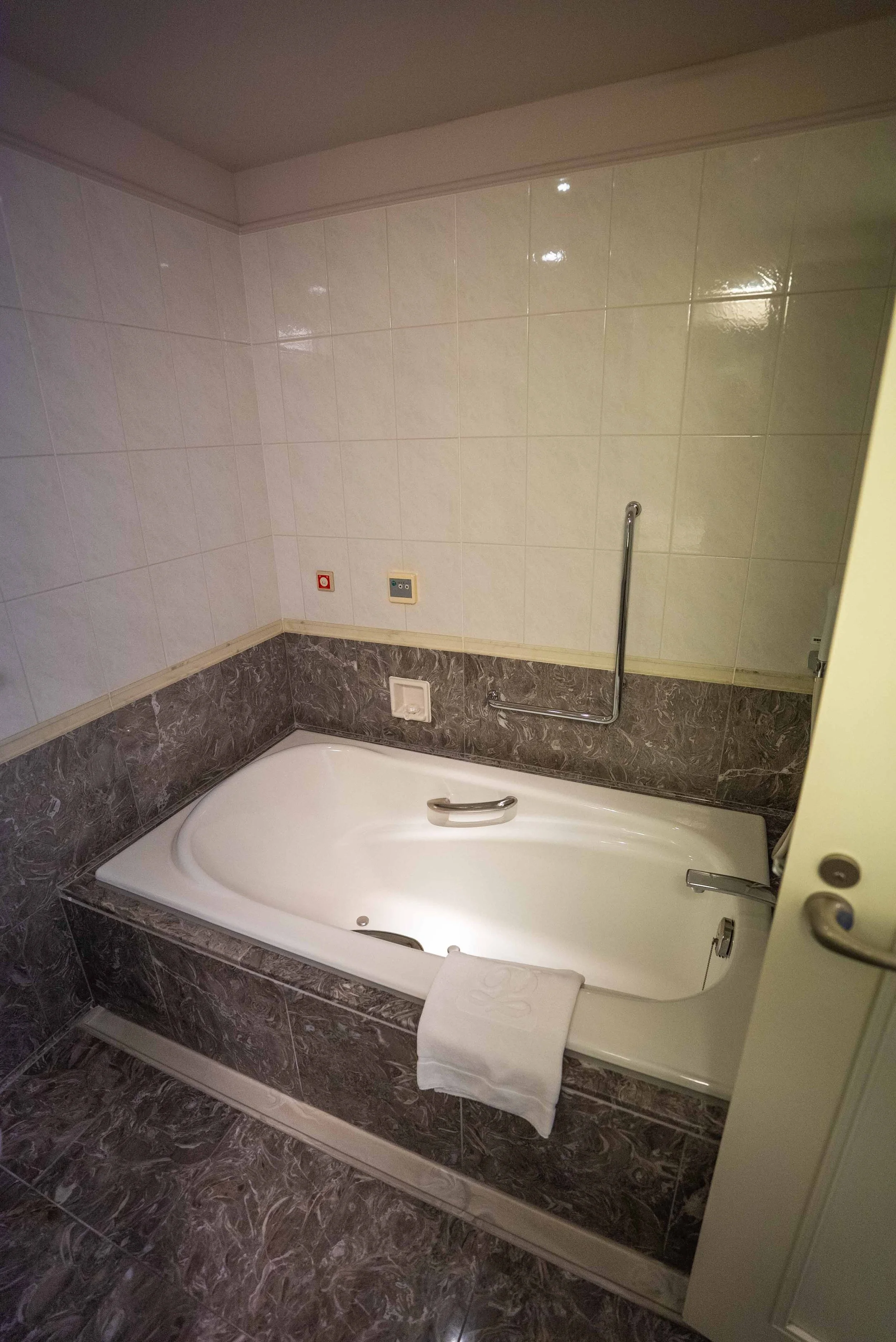 Prince Park Tower Tokyo Hotel Jacuzzi Tub