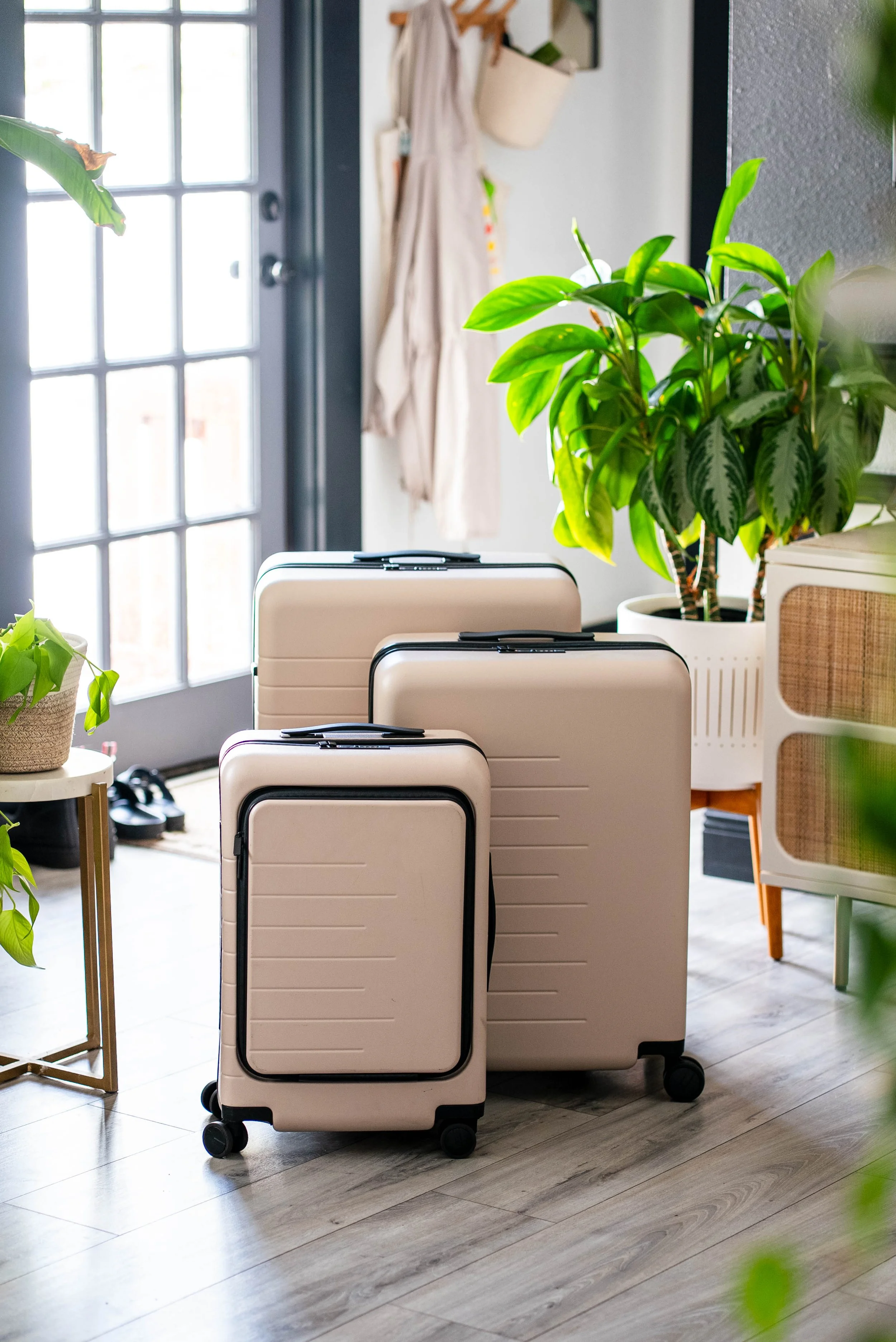 Quince luggage set in tan