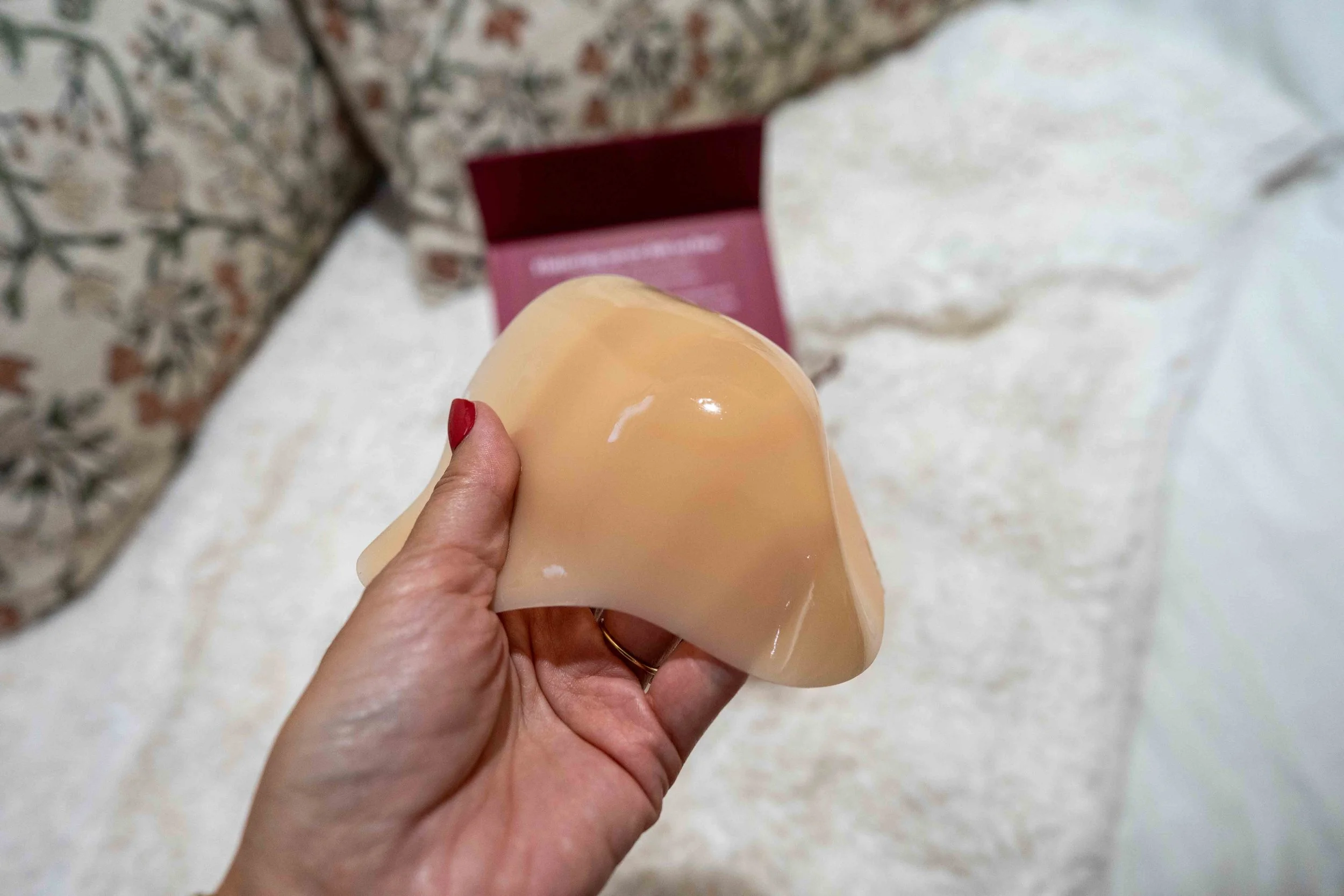 Cakes Cleavage Bra adhesive