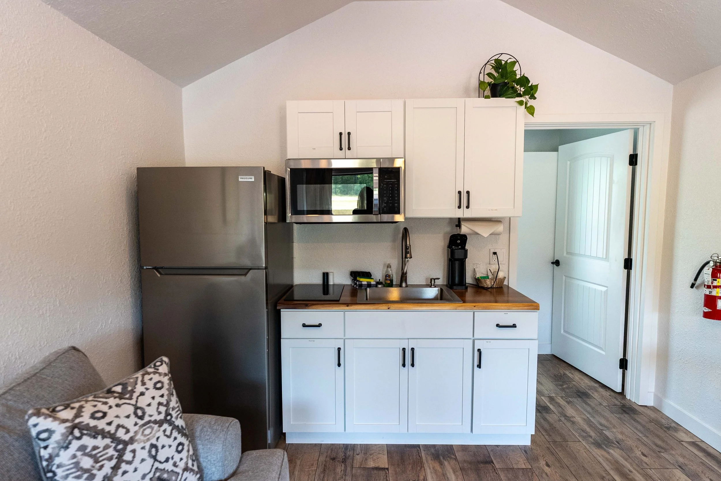 Sky Eco Cabin kitchenette
