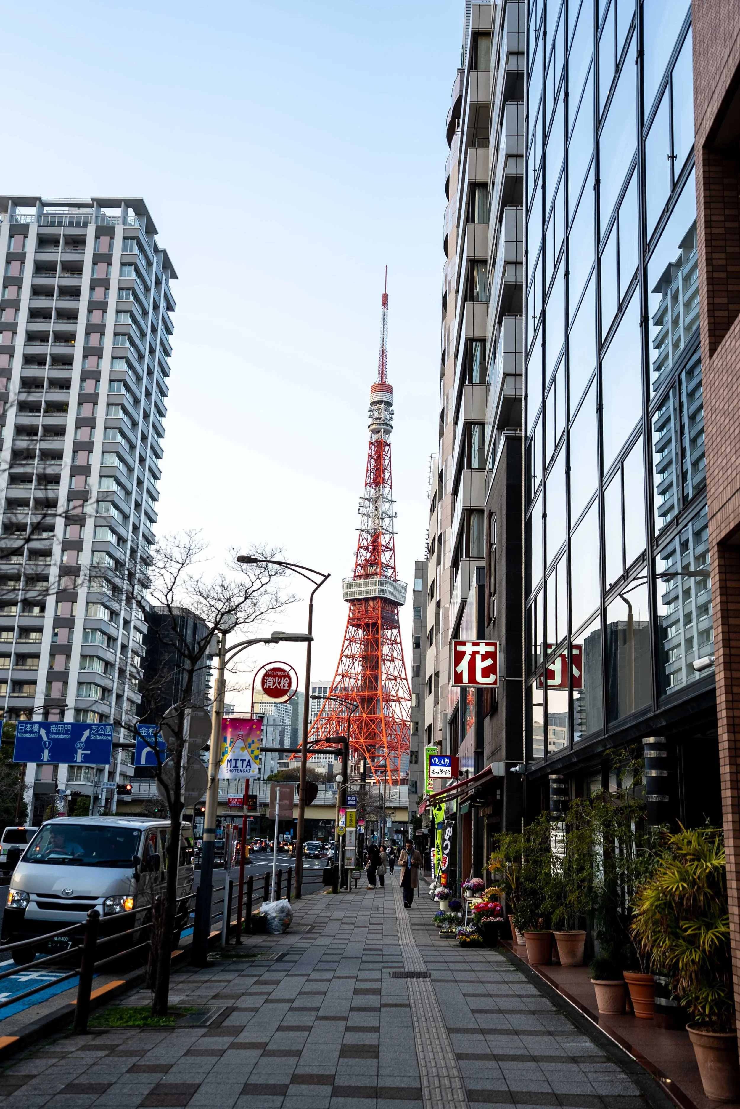 Tokyo Tower 7-11 Daytime