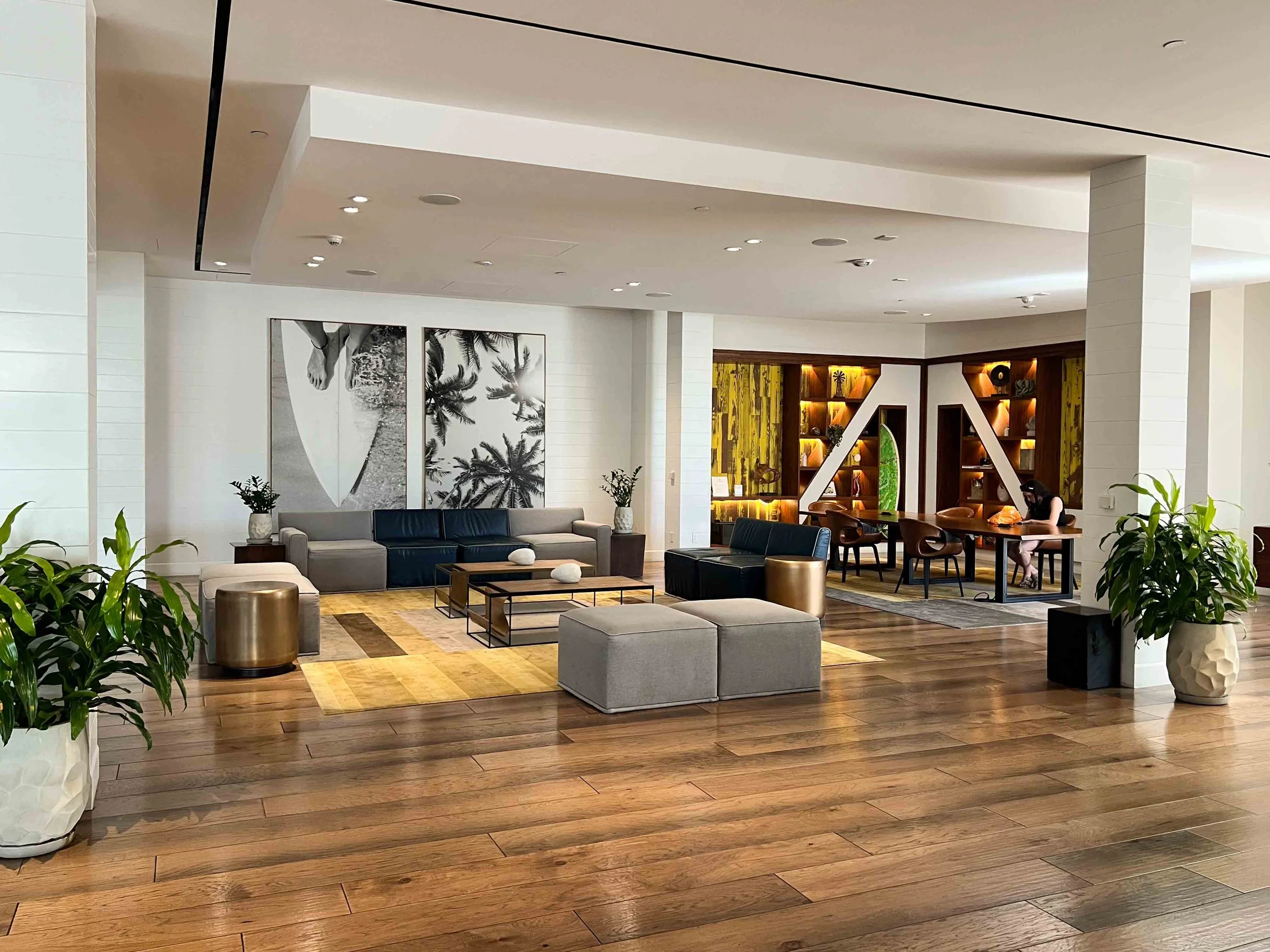 Hilton Culver City Spacious Lobby