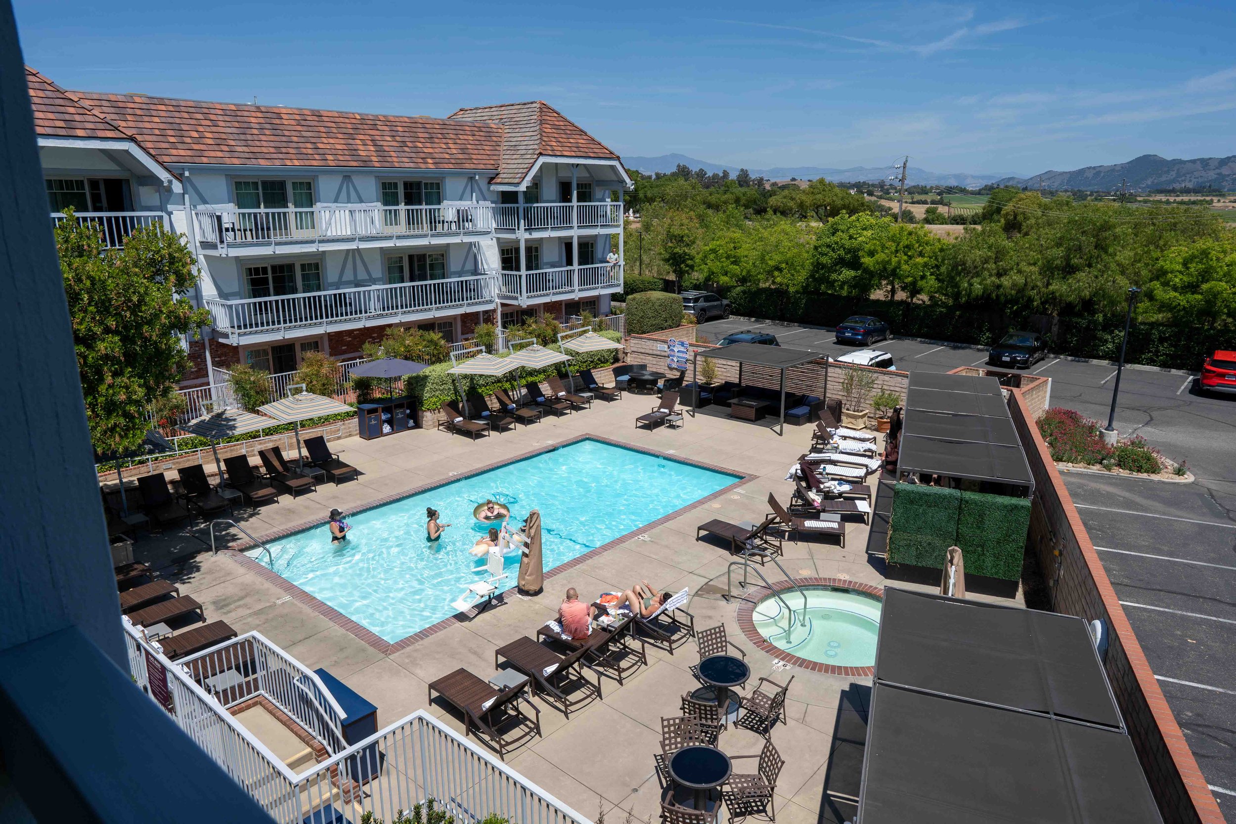 Corque hotel pool