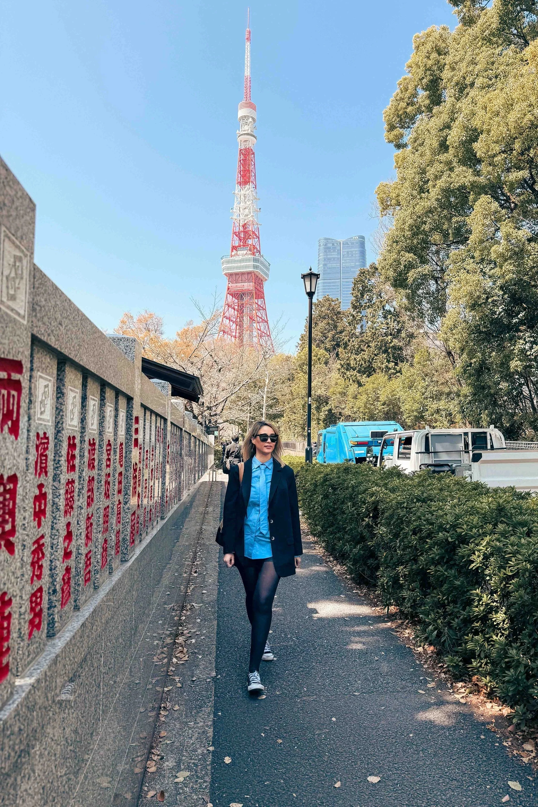 walking to zojoji temple