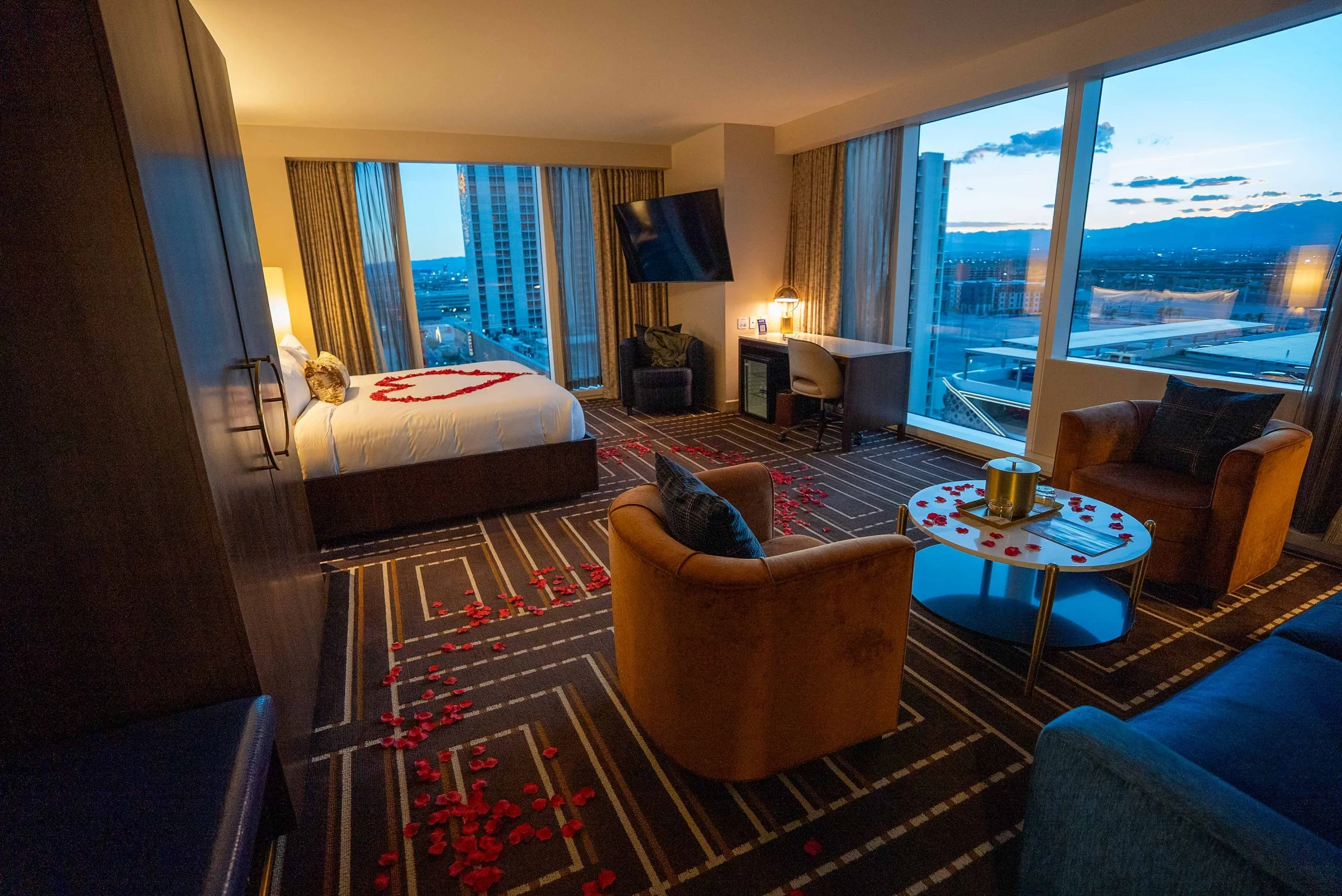 Spacious Corner Studio room with amazing views