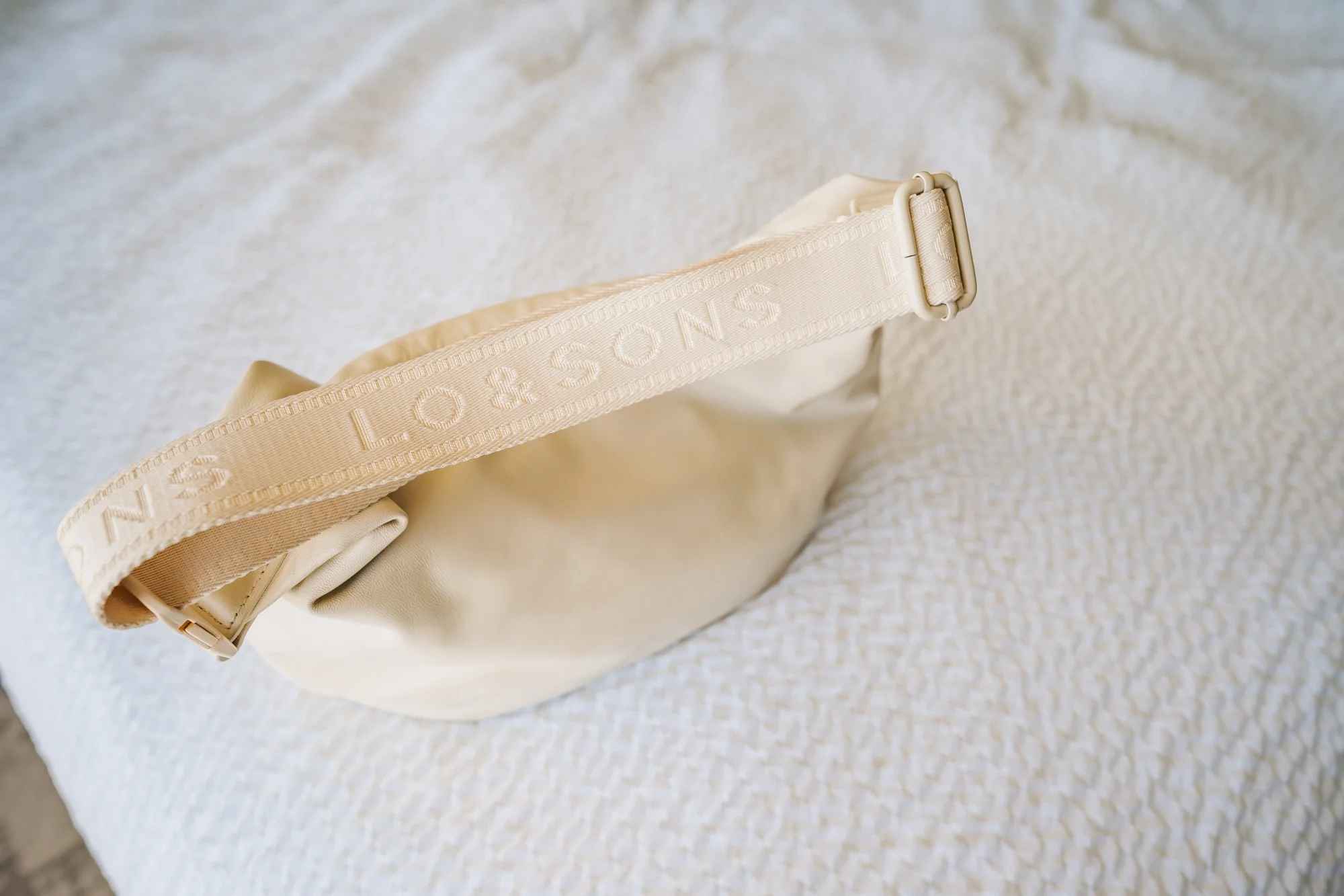 Lo and Sons Aoyama Bag Review - I Finally Found The Perfect Travel ...