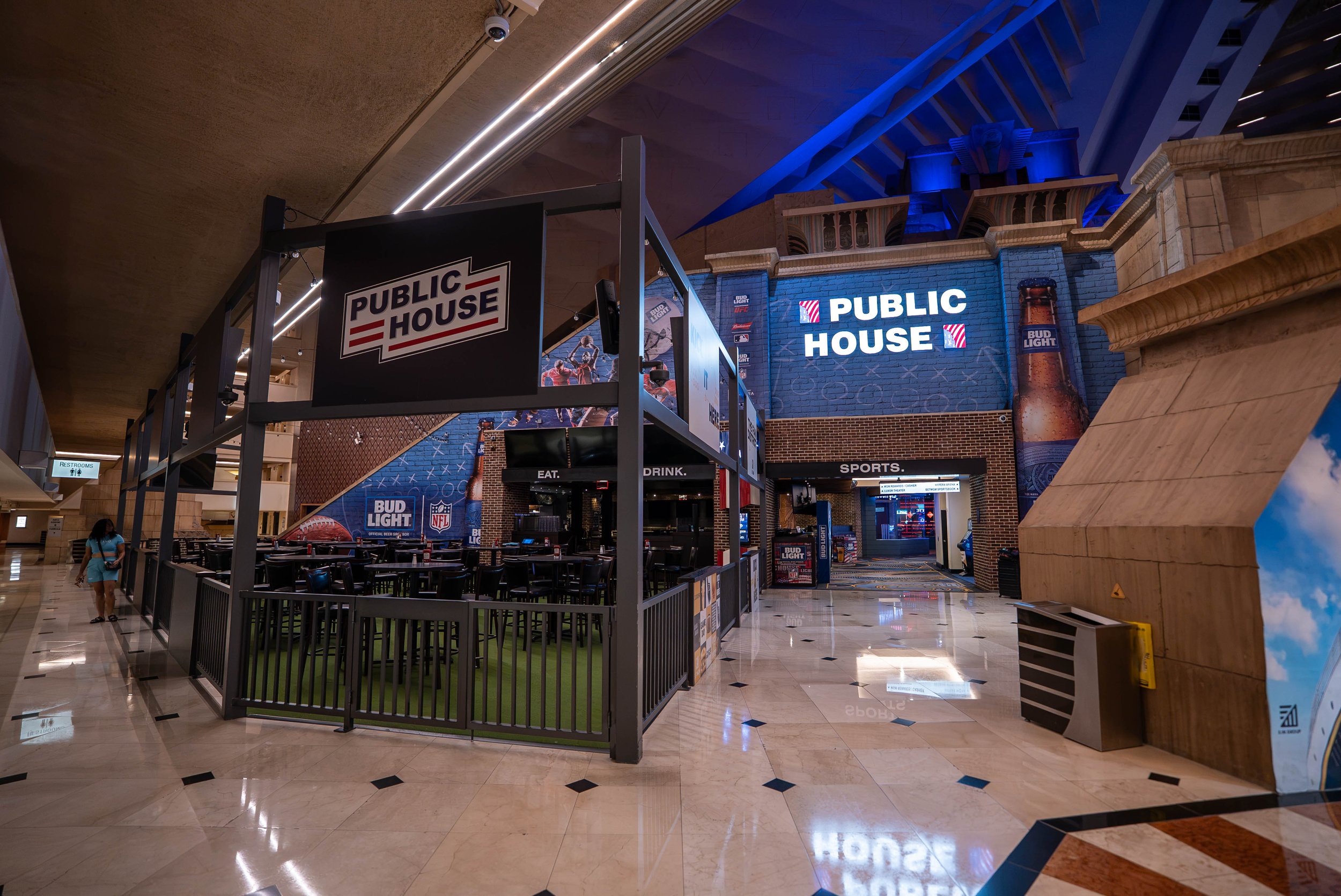 Public House restaurant inside Luxor