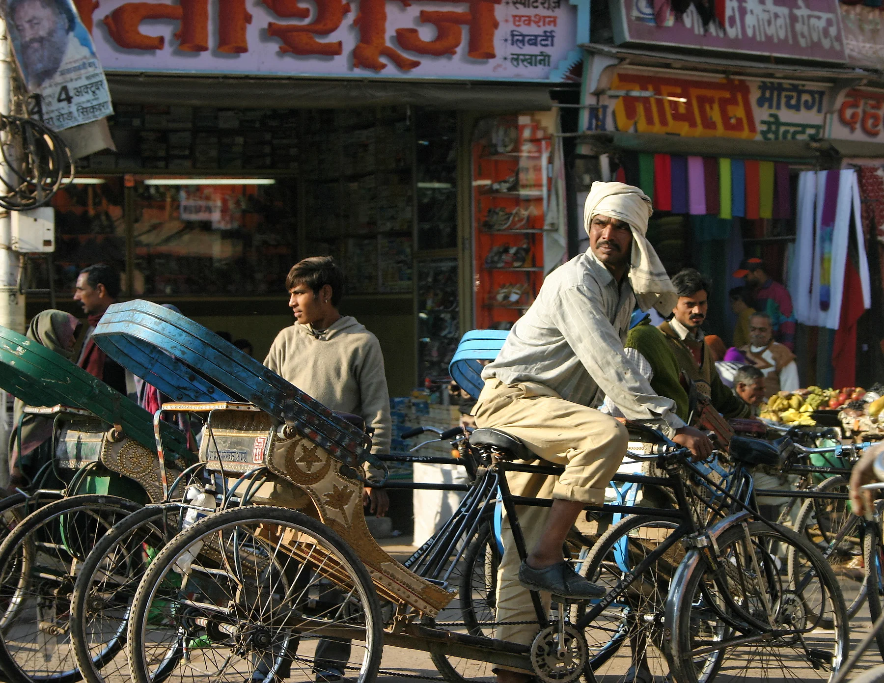 Bicycle arriers, Agra