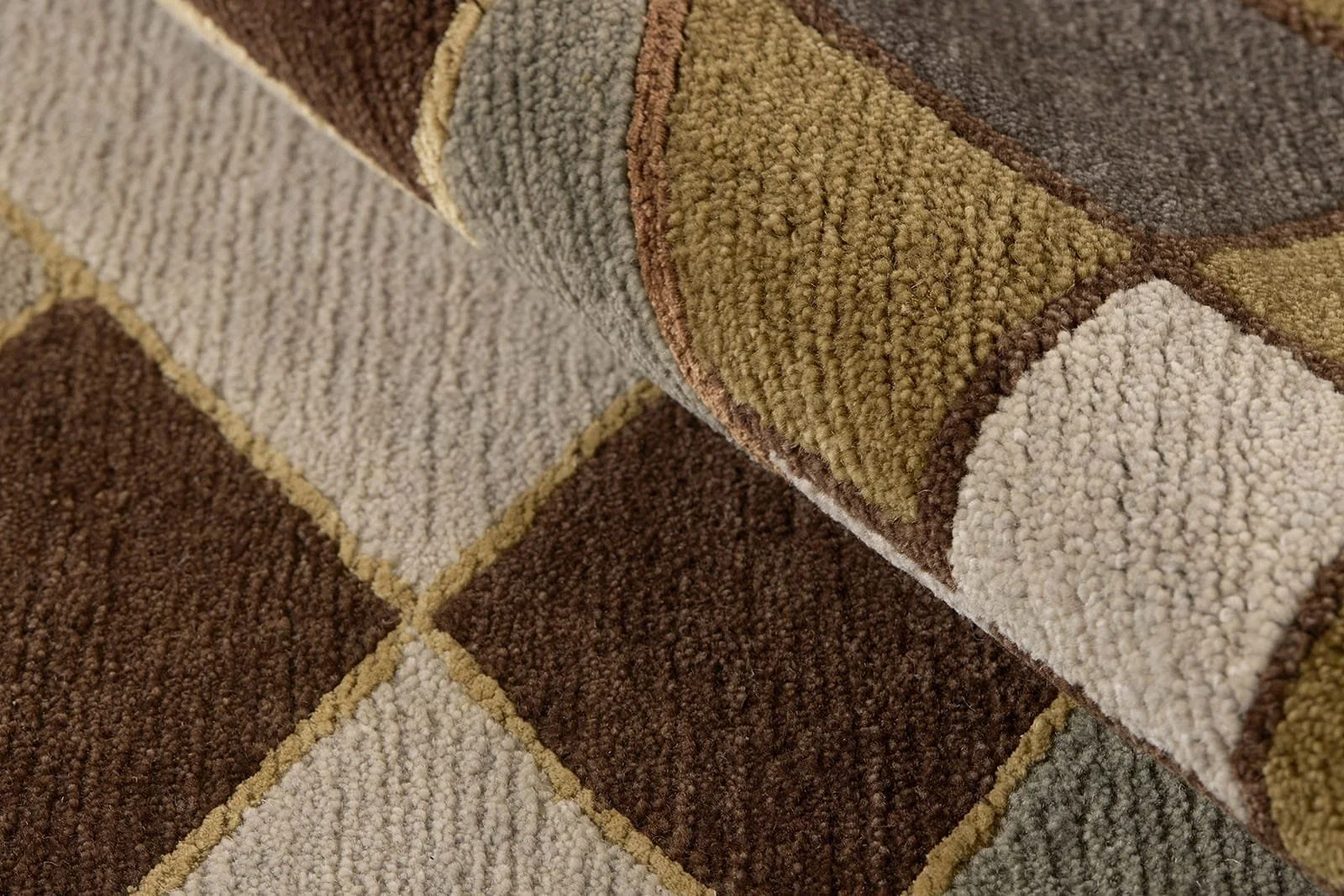 GEO-FACET_NATURAL-UMBER_Detail-2_WEB_6ebf7068-e578-4afd-97fe-265caecbcc87.jpg
