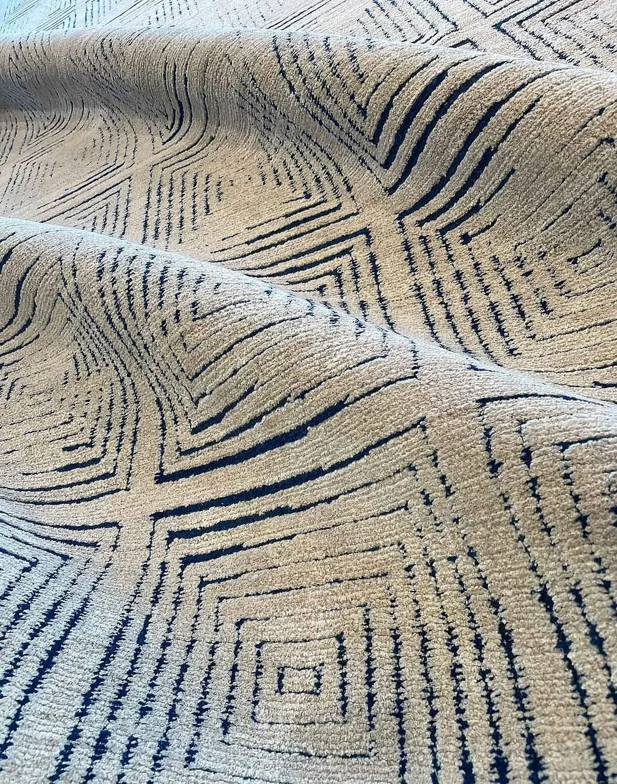 The Star Diamond Blue pattern may seem simple at first glance, but get closer and you'll discover a intricate design emerging from the squares. It's the perfect blend of calmness and hidden details that draws you in!