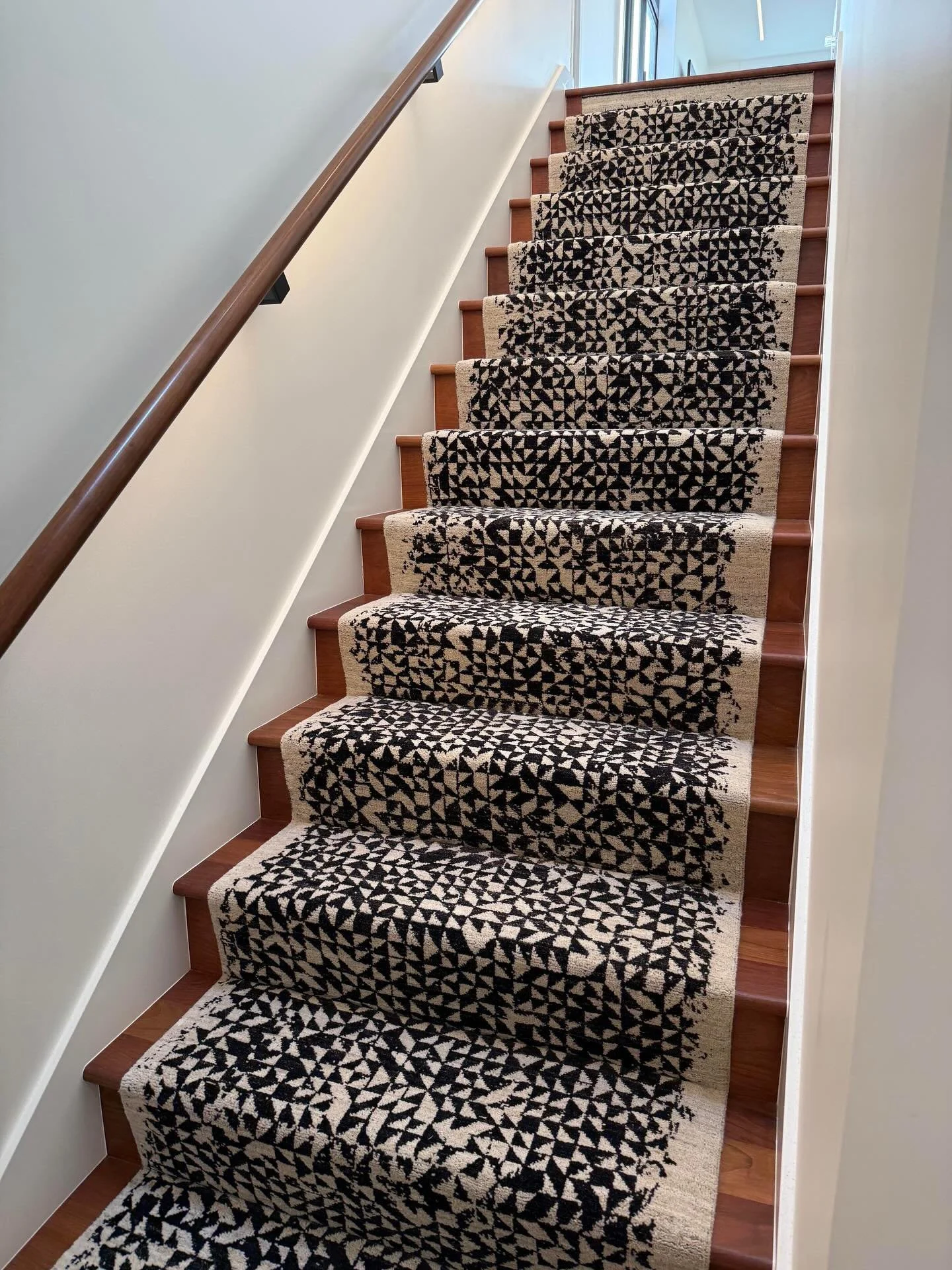 Elevate your space! Looking for a custom stair runner that reflects your style? Check out this stunning example and imagine the possibilities for your home!I