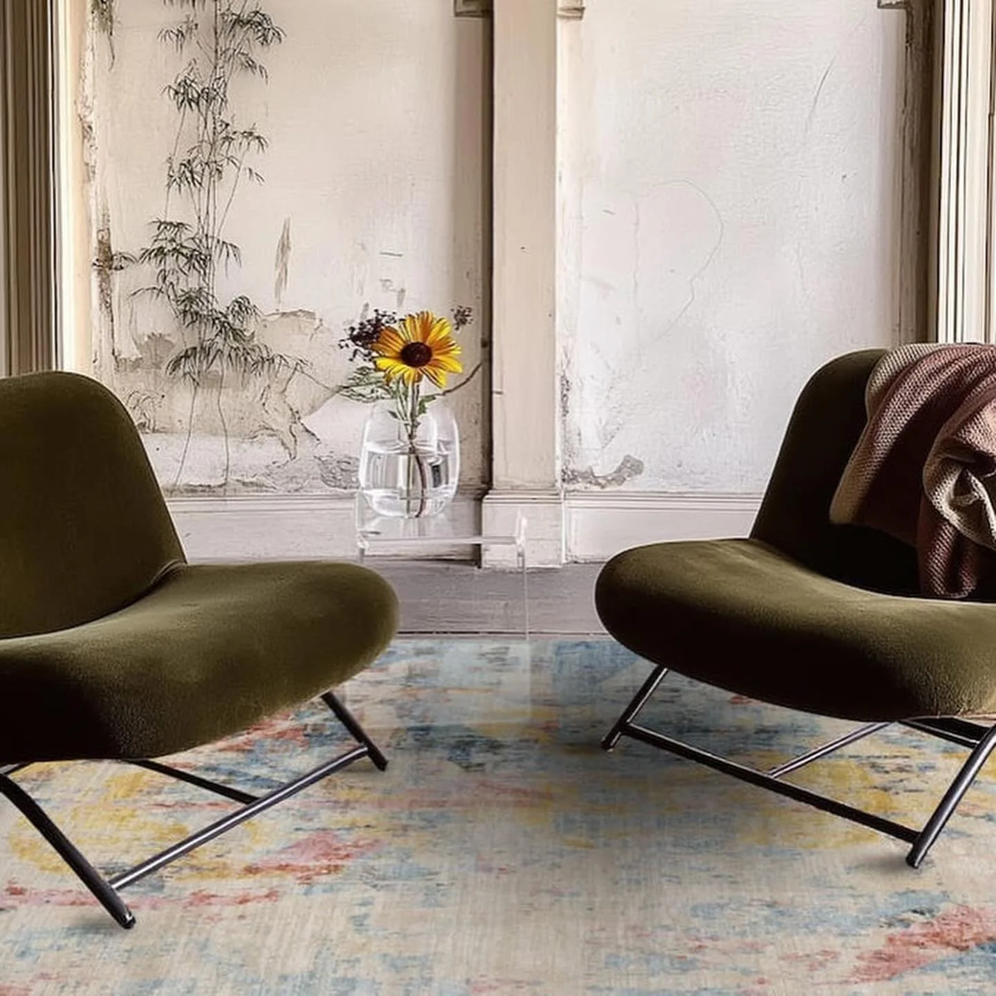 Check out Starr Ice Gold, a vibrant rug with a silky smooth texture and subtle graffiti style design. Its modern aesthetic is on display at our showroom. @tufenkiancarpets