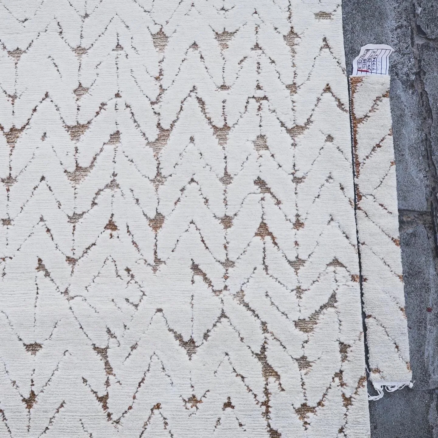 Check out Sita, our stunning design sample available at the showroom. We recently created a full-size version of this gorgeous rug. Come see it in various colors!