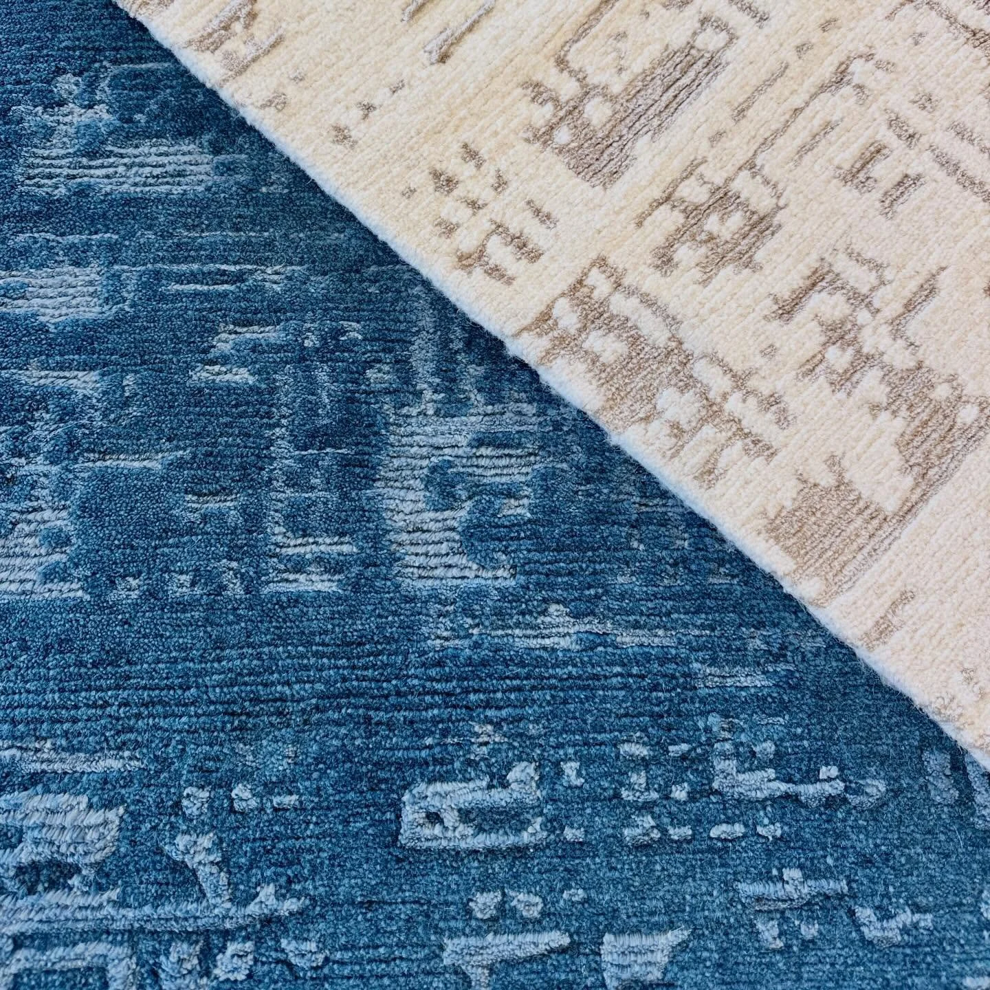 The Burlap rug design is available in samples at our Seattle showroom. This rug has multiple color ways fitting for any room type with its simplicity and ease of textured style.