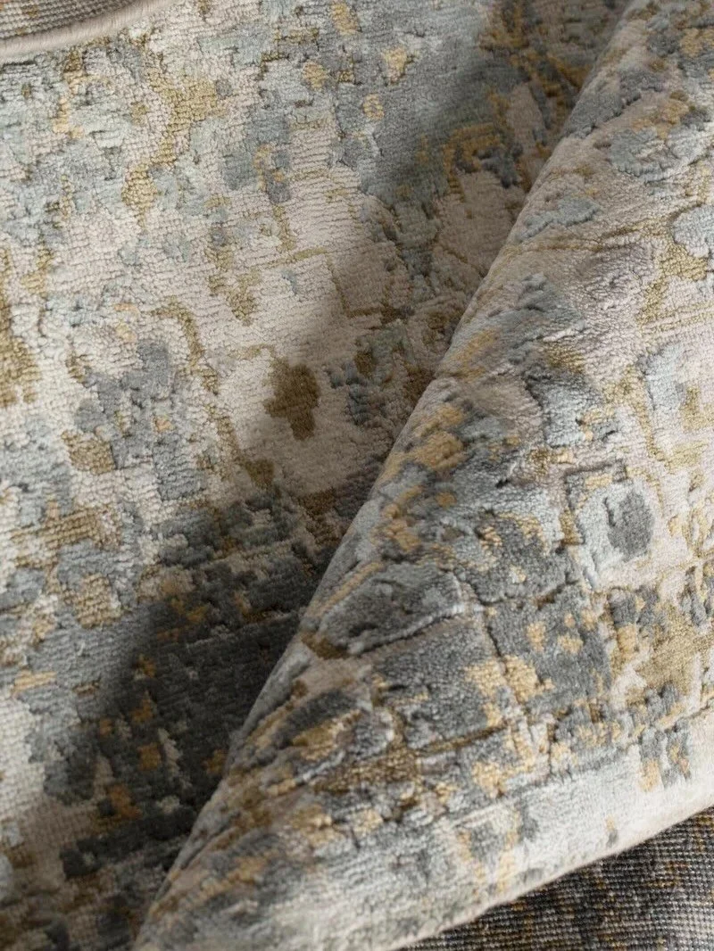 Varna Bronze is a transitional piece available as sample size in our Seattle showroom, its stunning design is a great fit for an elegant setting. @tufenkiancarpets