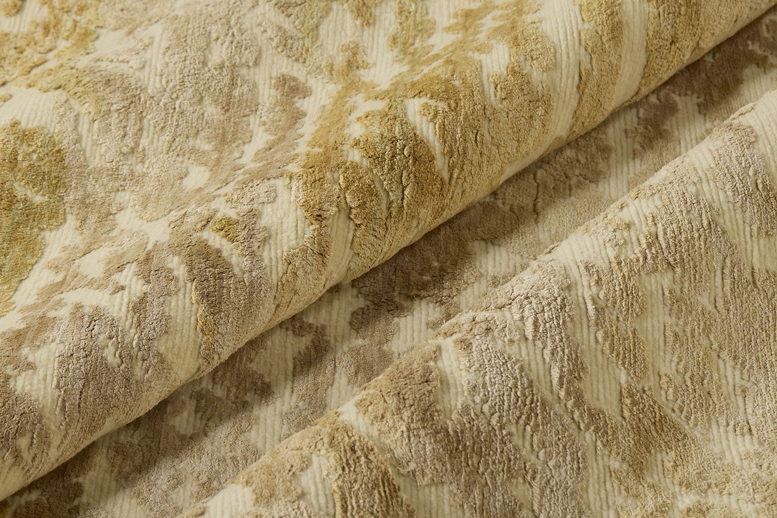 FREEHAND_GILDED-IVORY_Detail-2_WEB.jpg