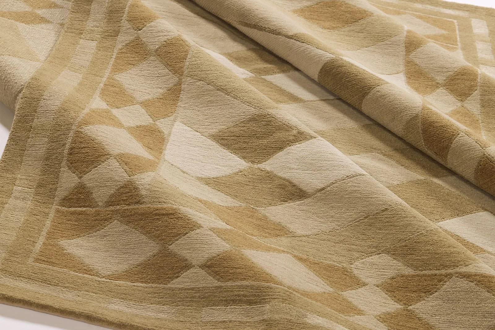 GEO-FACET_HONEY-OAT_Detail-2_WEB.jpg