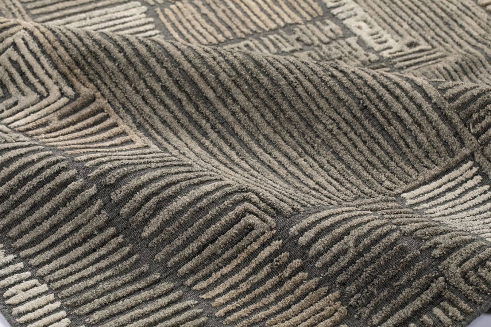Jigsaw_Carbon_Detail_1_WEB.jpg