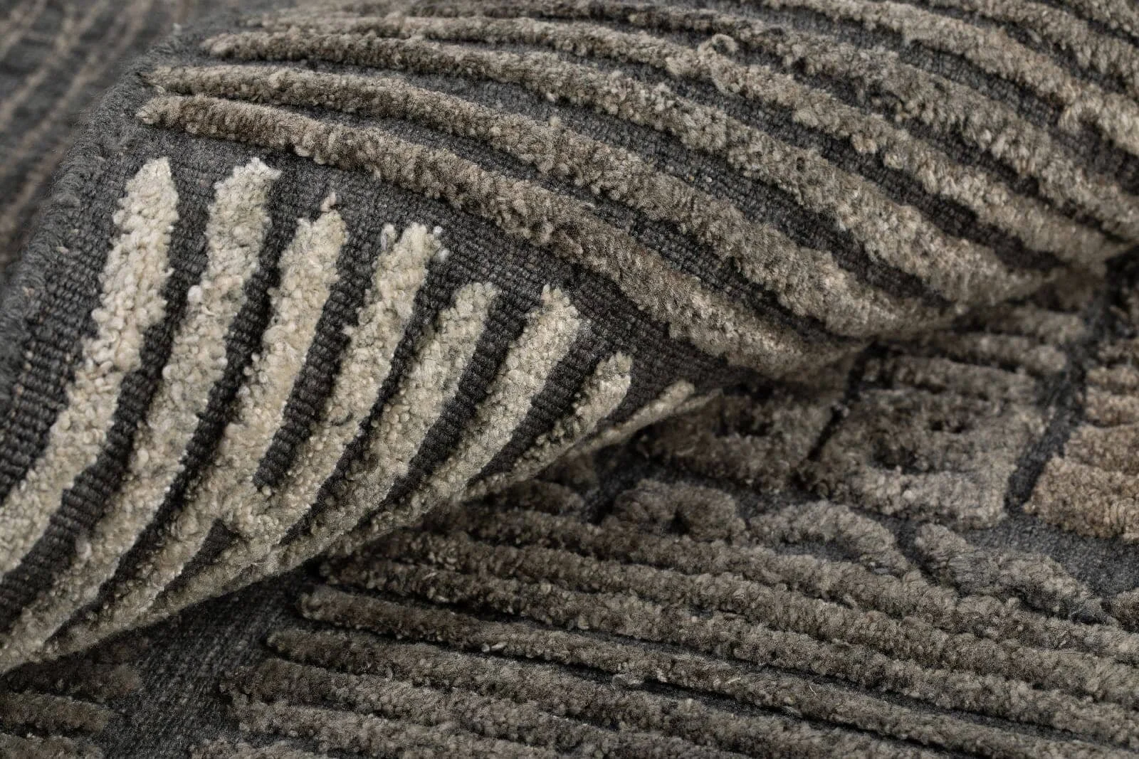 Jigsaw_Carbon_Detail_2_WEB.jpg