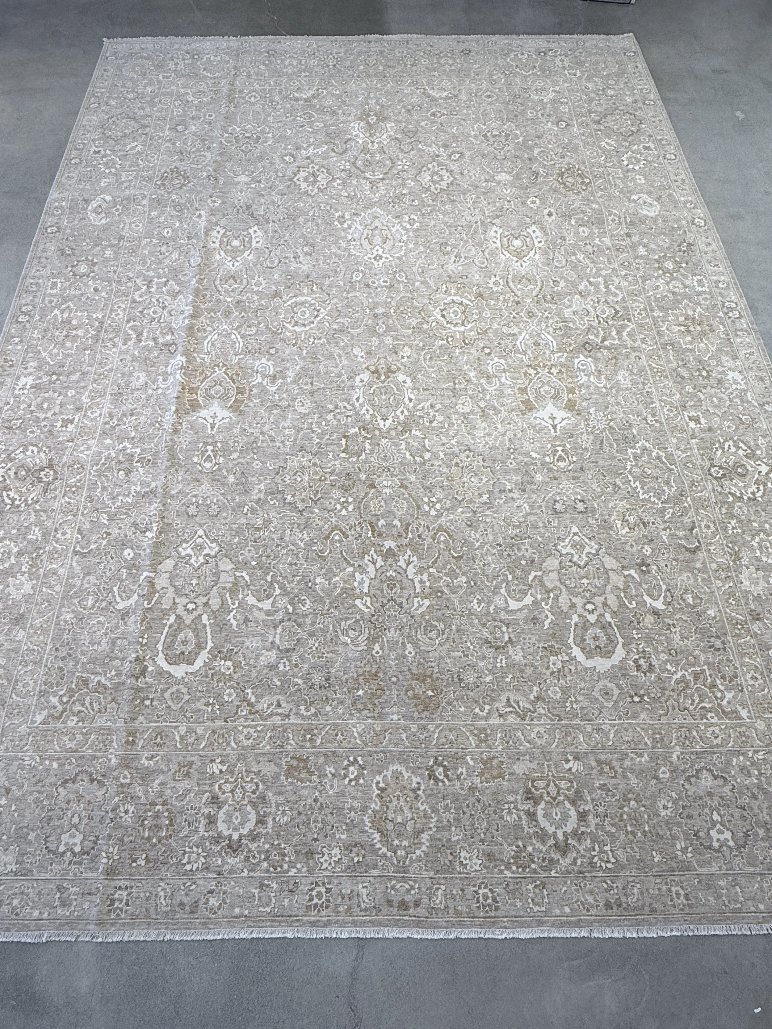 Agra Design (#18990) [10-2 x 14-2] Was: $12800 - Now: $5400
