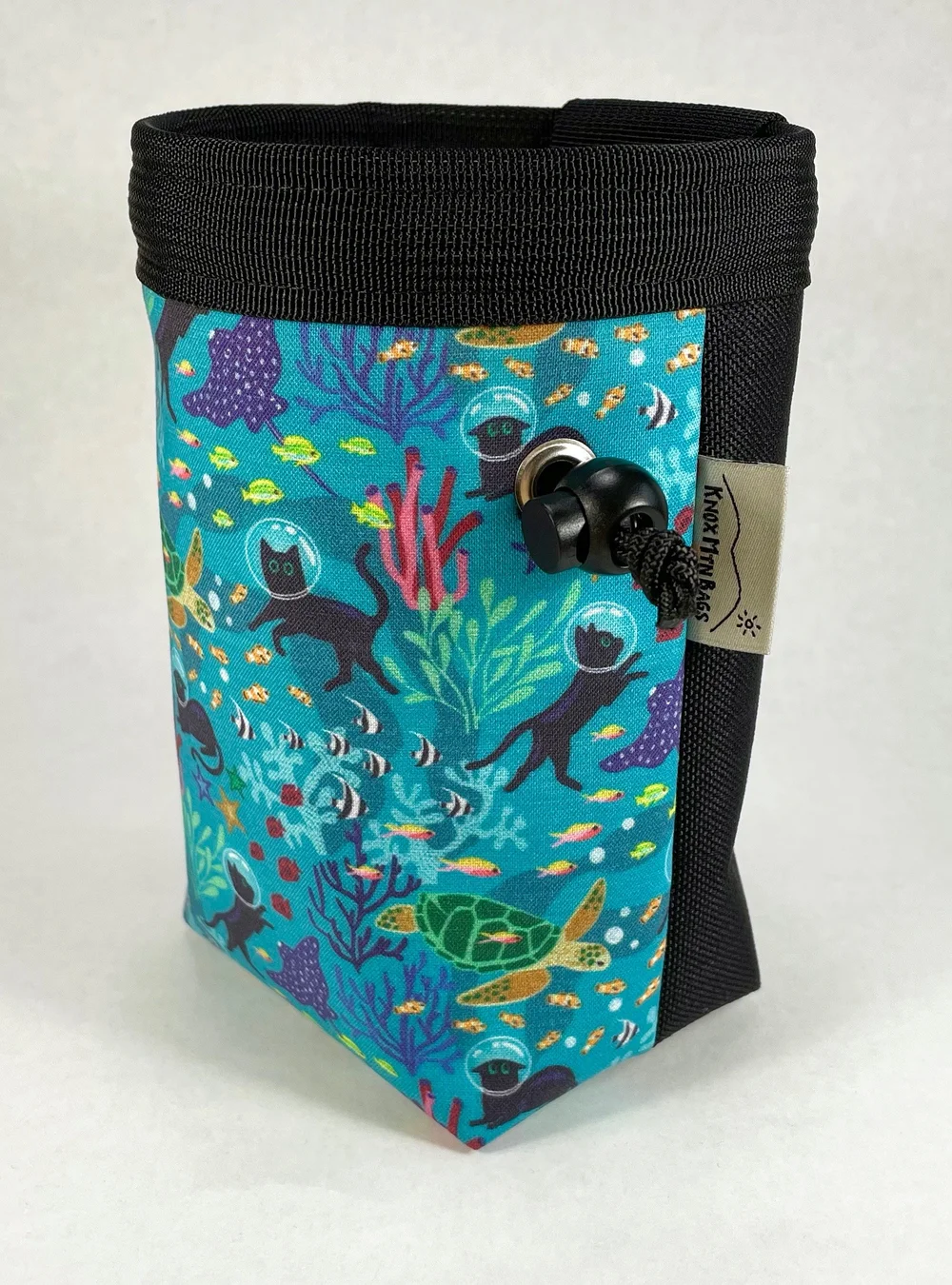【wake.sapporo】 MOPS|WAKE chalk bag NAVY wake.sapporo】 MOPS|WAKE chalk bag NAVY