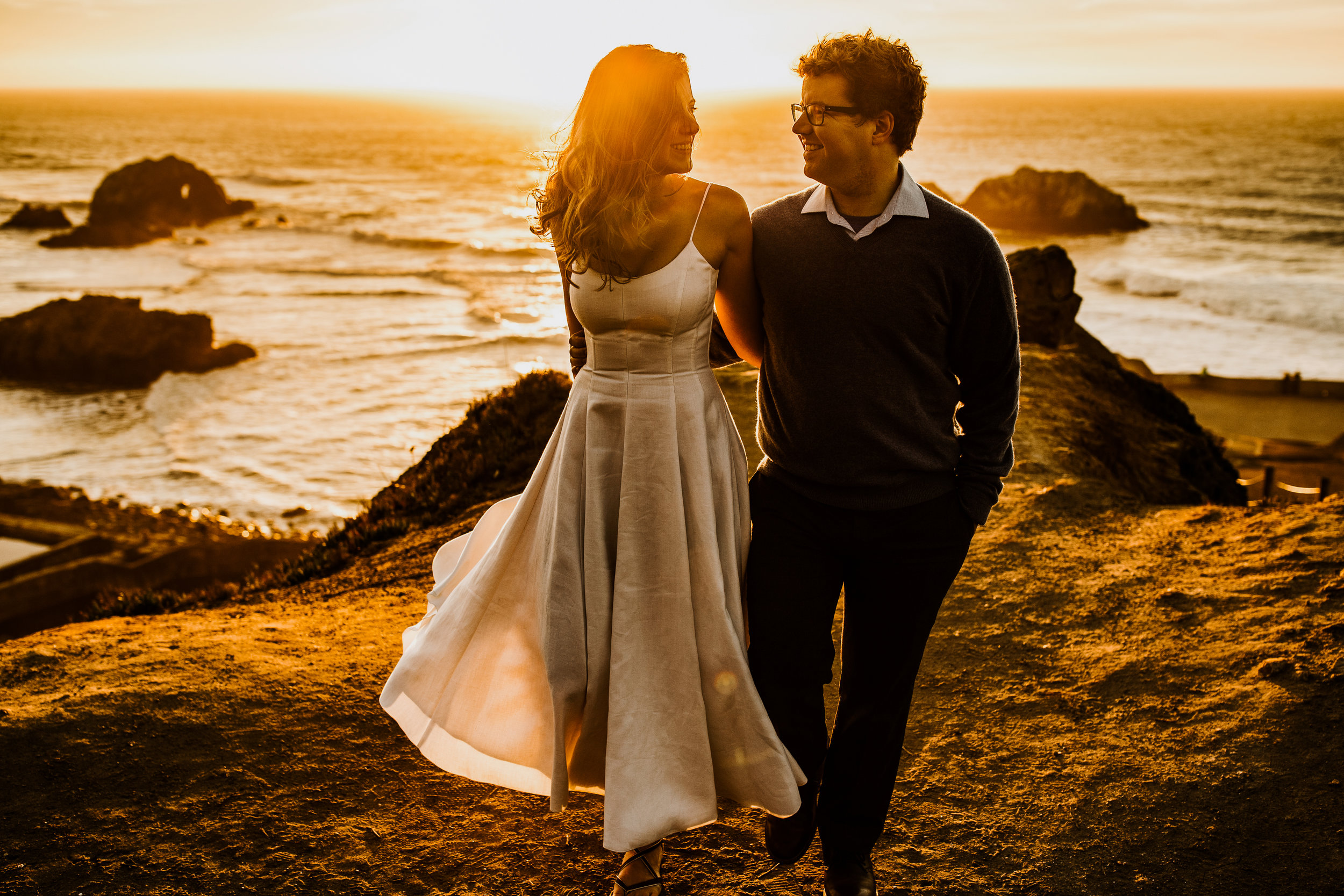 san francisco bay area photographer bre thurston | pacific coast outdoor lifestyle photography engagement shoot | happy couple at sunset