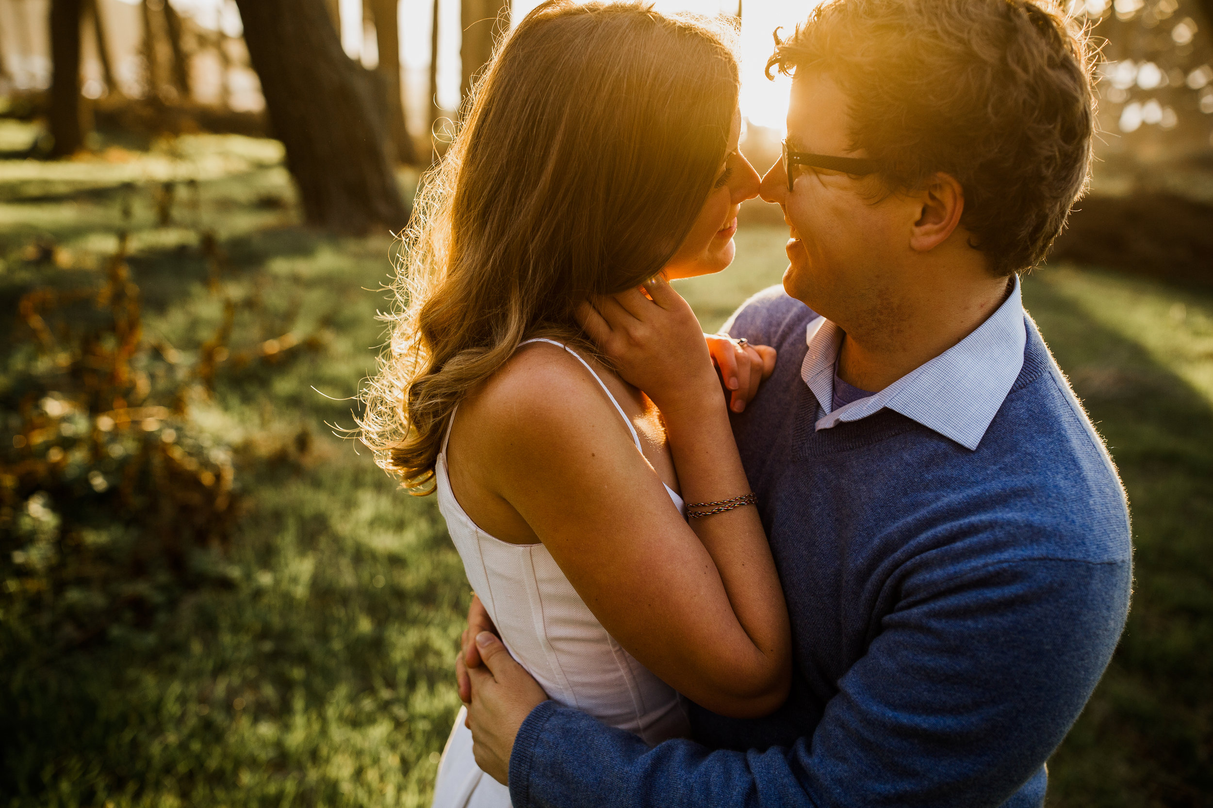 san francisco bay area photographer bre thurston | pacific coast outdoor lifestyle photography engagement shoot | happy couple at sunset