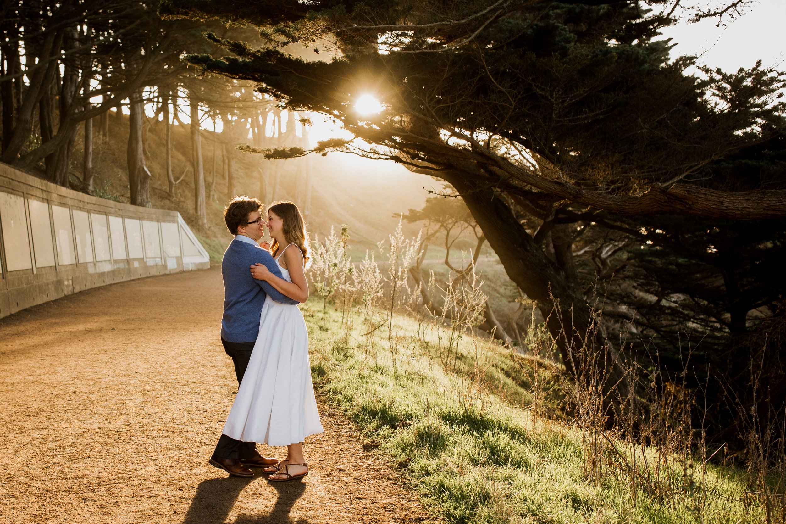 san francisco bay area photographer bre thurston | pacific coast outdoor lifestyle photography engagement shoot | happy couple at sunset