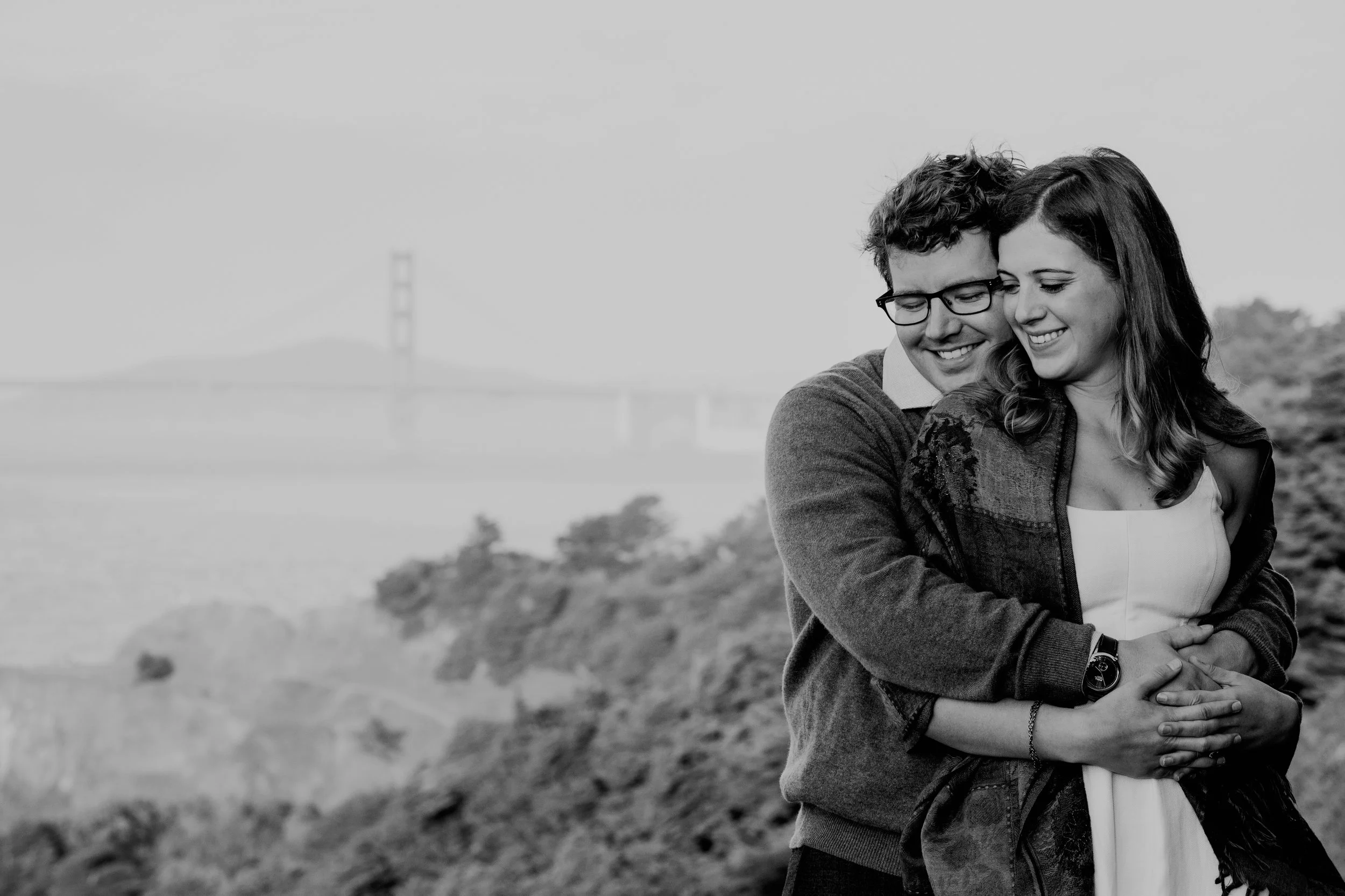 san francisco bay area photographer bre thurston | pacific coast outdoor lifestyle photography engagement shoot | happy couple at sunset