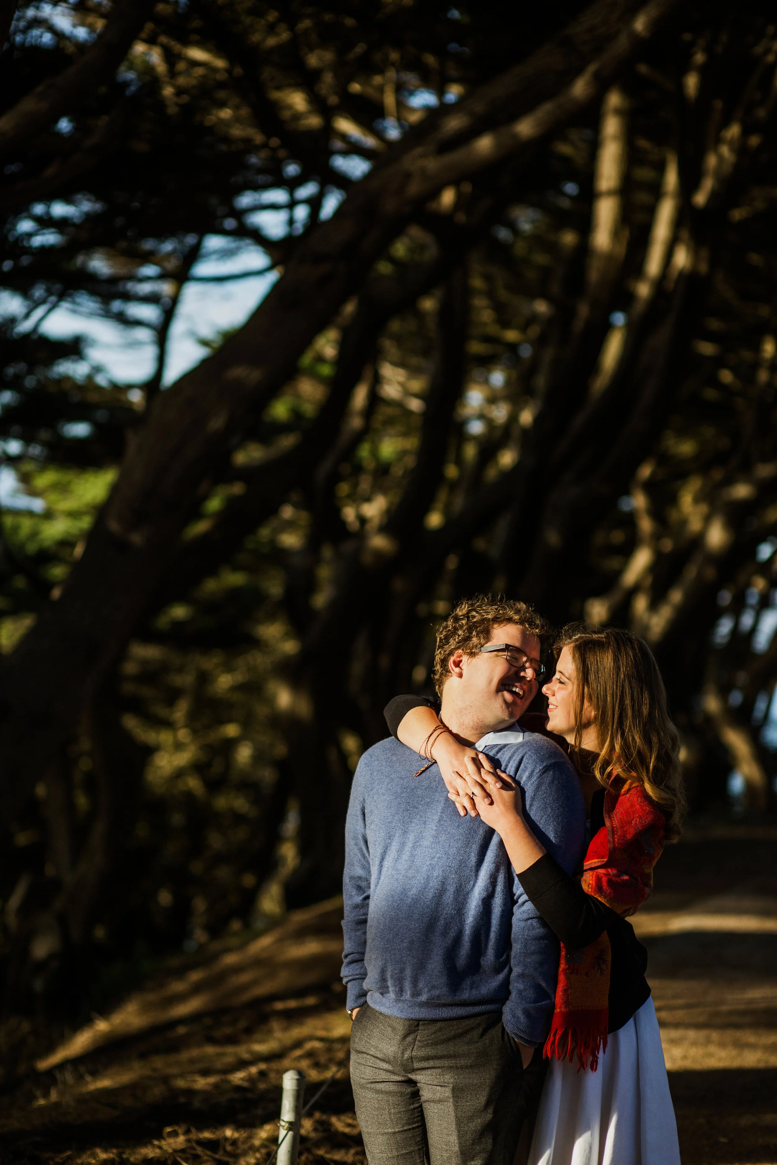san francisco bay area photographer bre thurston | pacific coast outdoor lifestyle photography engagement shoot | happy couple at sunset