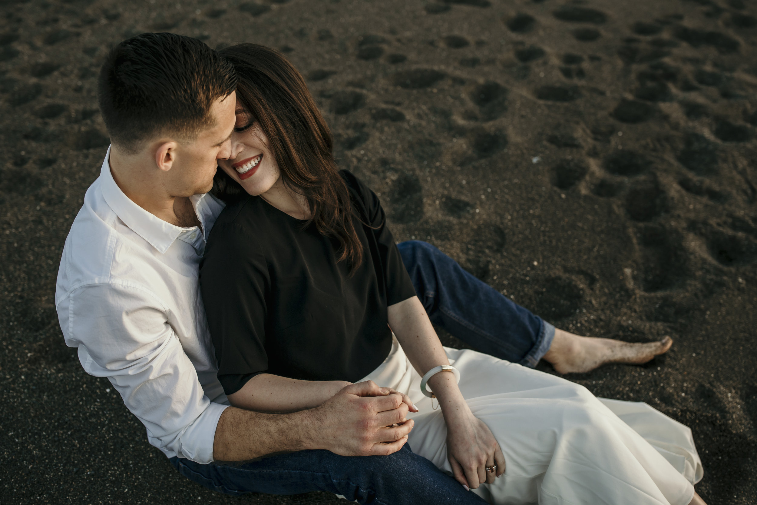 san francisco engagement + wedding photography by bre thurston | outside lifestyle photographer in the bay area | engaged couple on the beach at sunset