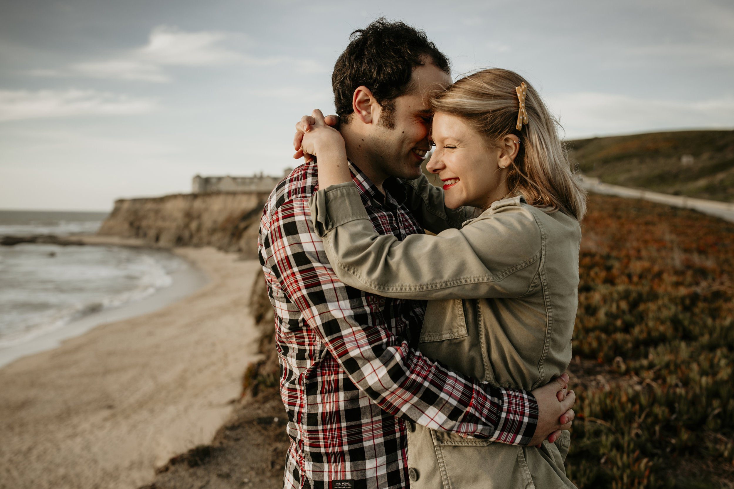 best san francisco wedding photographer bay area engagement photography bre thurston | couples on the beach at golden hour sunset