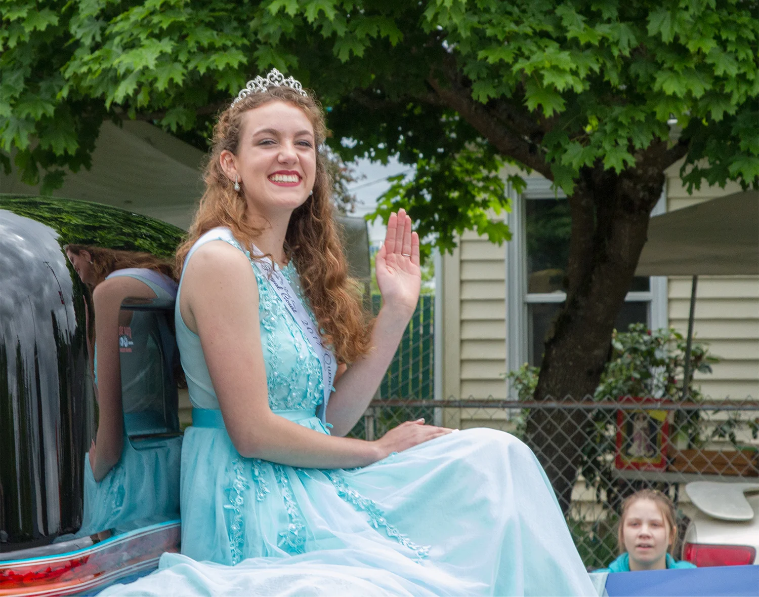 Queen Savannah and Fan