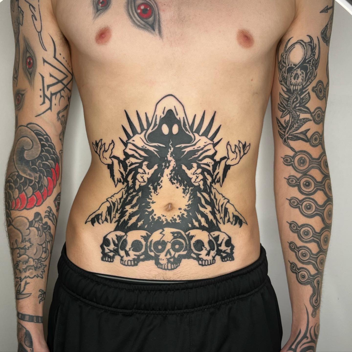 DARK WIZARD OF FIRE 🧙&zwj;♂️🔥 STOMACH BLAST
🪄booking November DM for a slot👁&zwj;🗨
🔮more big pieces plz will hook up price deal✨
Dm to book an appointment :) @junkmailtattoo 
&hellip;
#tattoo #tattoonyc #flashsheet #ink #tattoos #needlework #wi