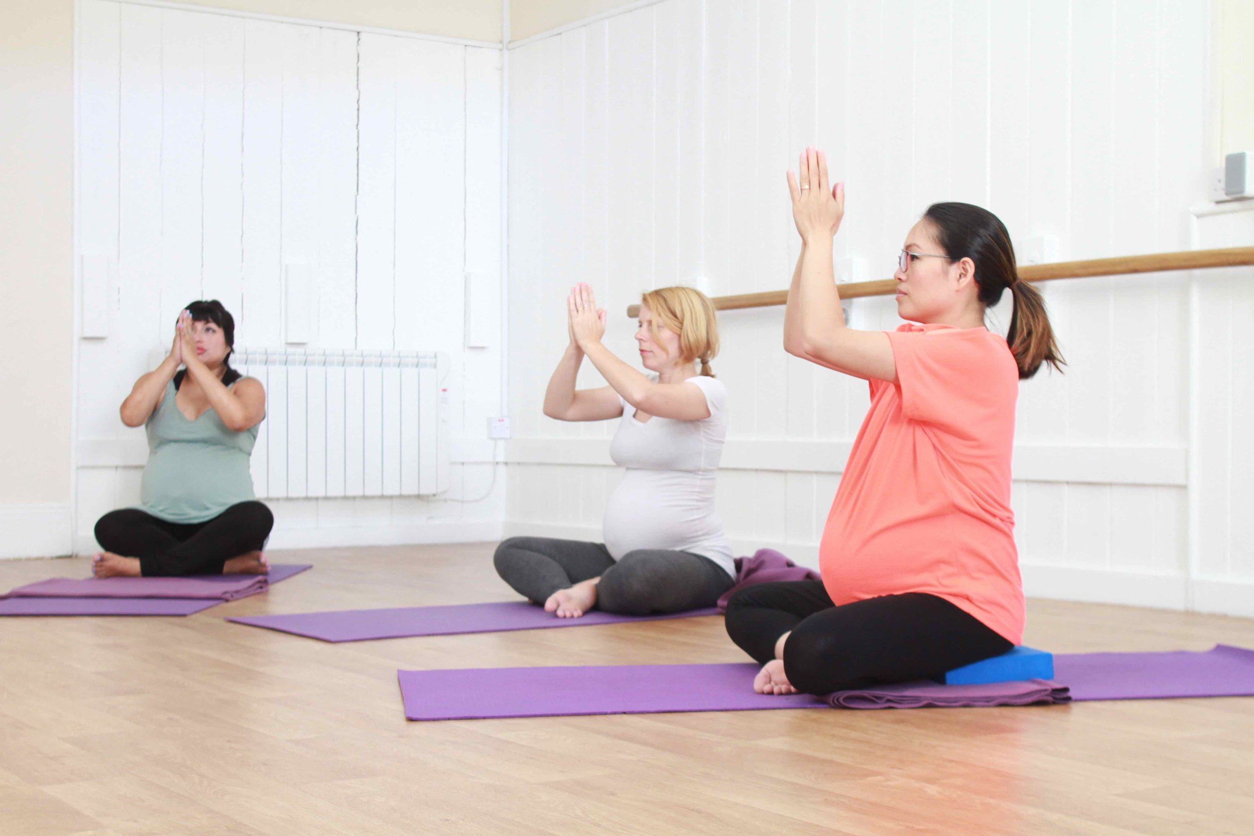 Pregnancy & Postnatal Yoga Classes in Eastbourne with Amy Hebben