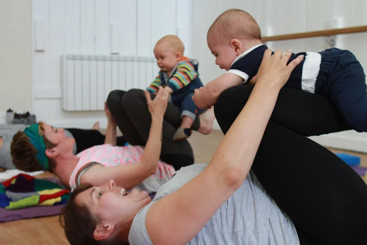 Mums and babies practising together in a LushTums postnatal class