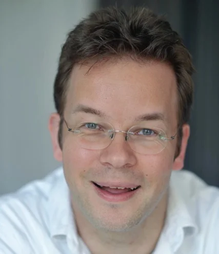 AntonyHermus-portrait.jpg