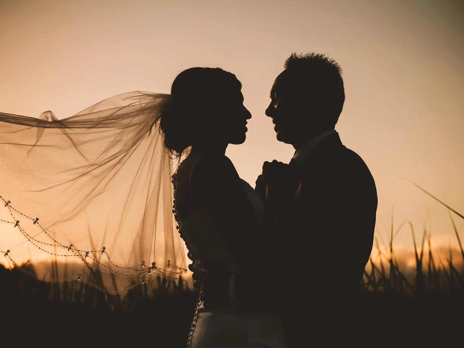 meandor manor wedding rbadal couples shoot sunset