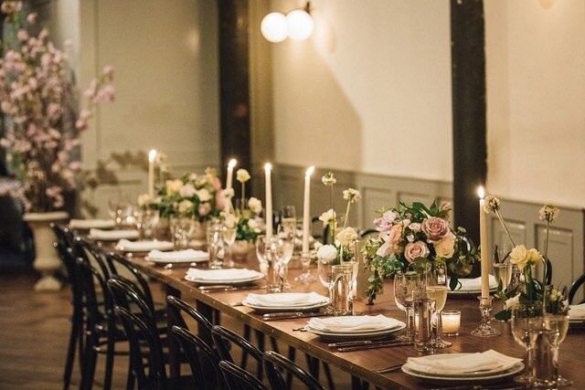 Floral decor for wedding reception 🌿 @wythehotel Floral Design @floraldesignsbysofie Photo @jaylimstudio #weddingday #weddingflower #weddingfloral #weddingreception #tabledecor #weddingflowers #weddingflorals #weddingreceptionparty #weddingfloweride