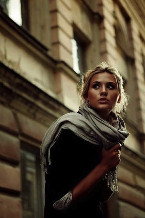 25 Ways to Wear a Scarf