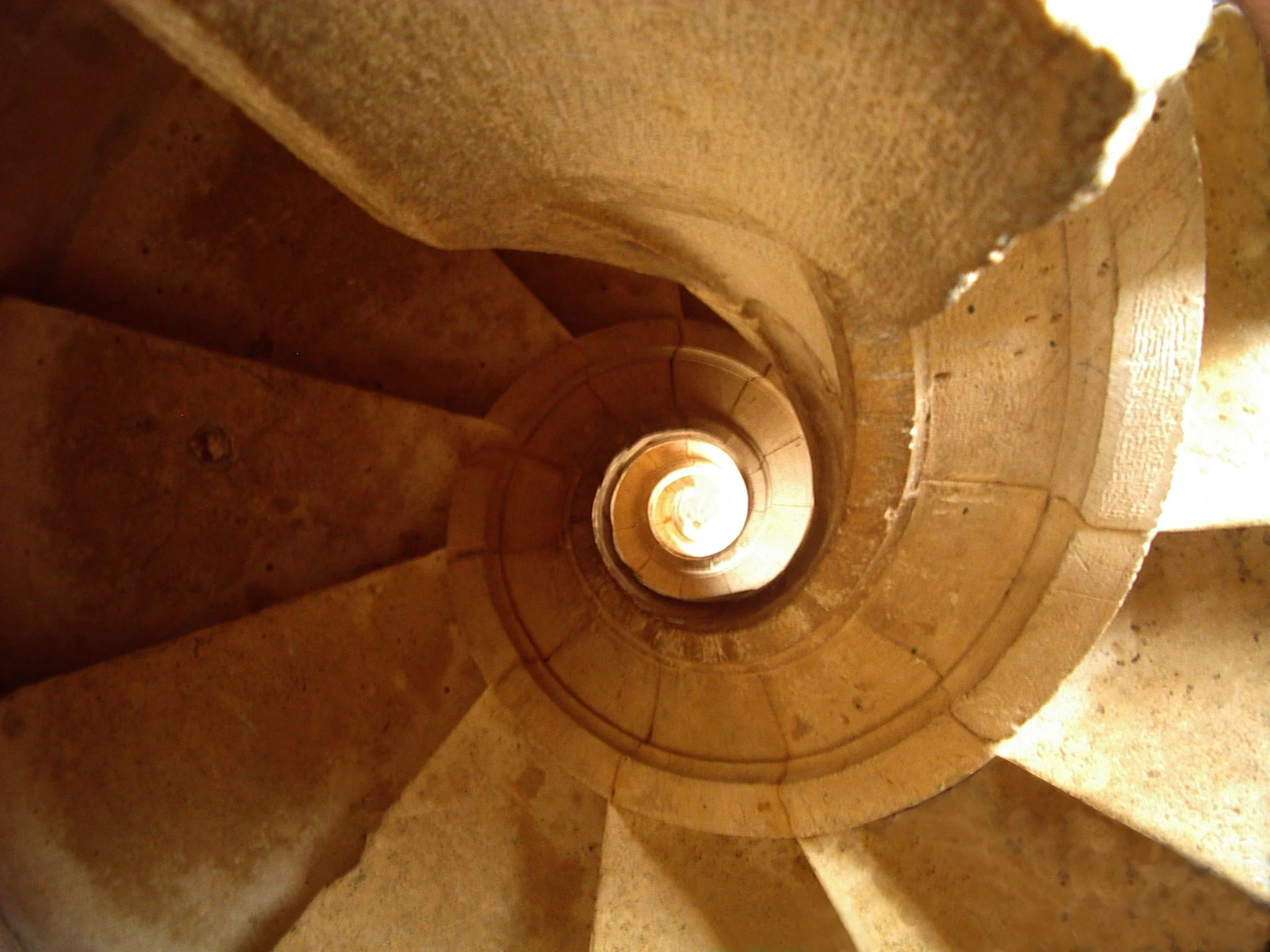 spiral-stairs1.jpg