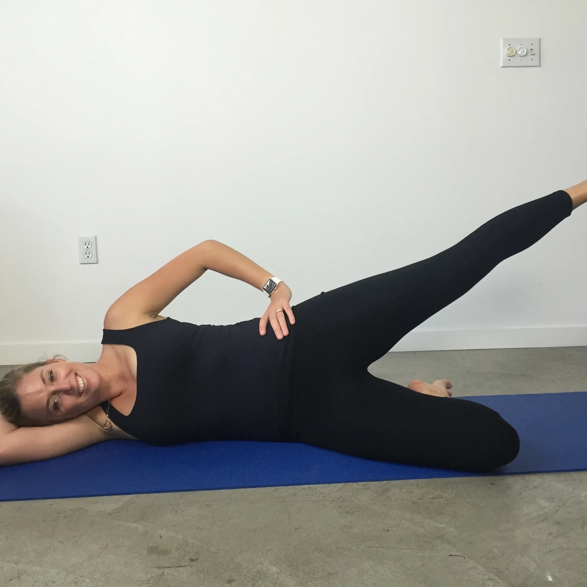 Side lying leg raise w TrA x 2