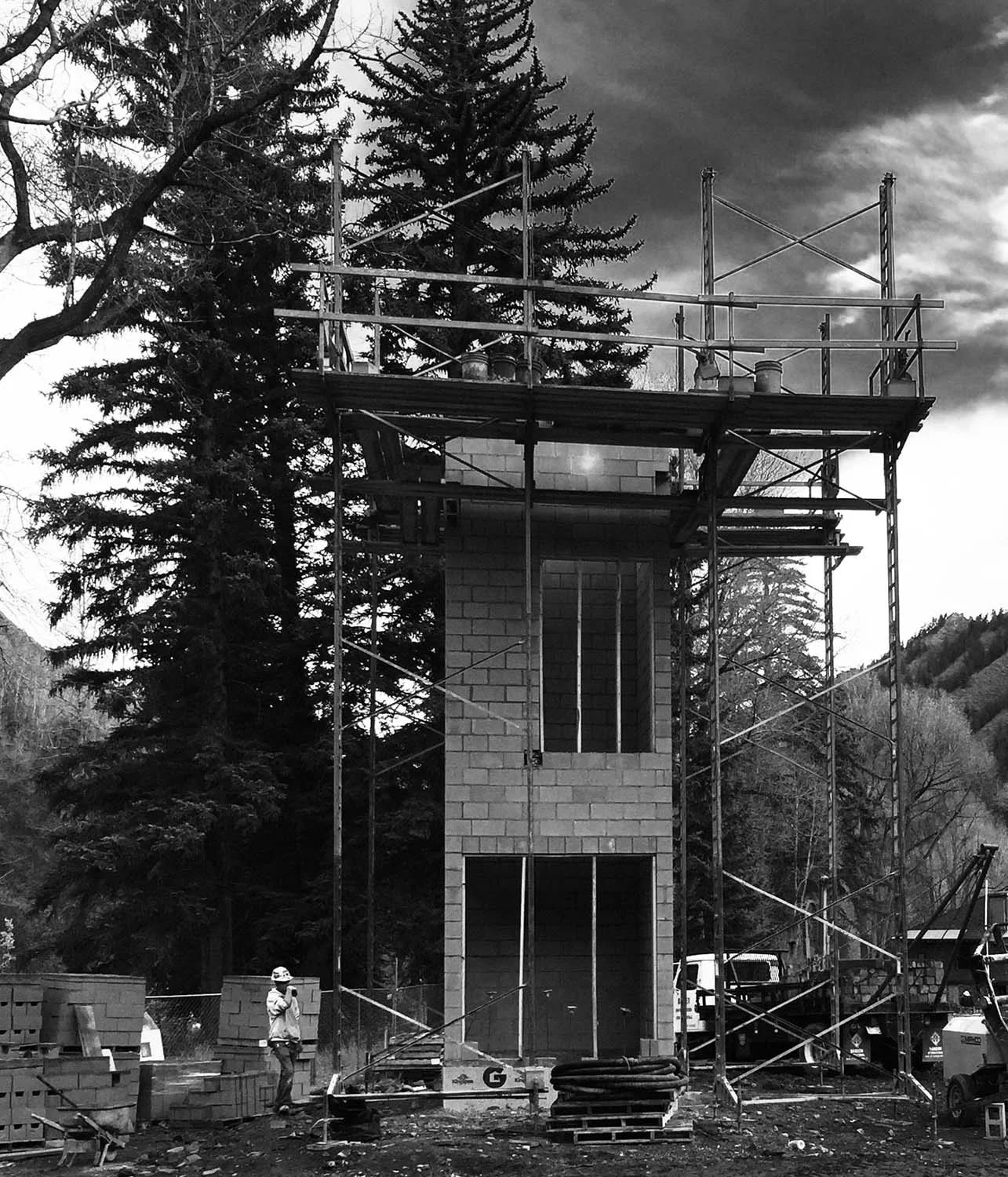 Elevator shaft building 7 Teague photo_1.jpg