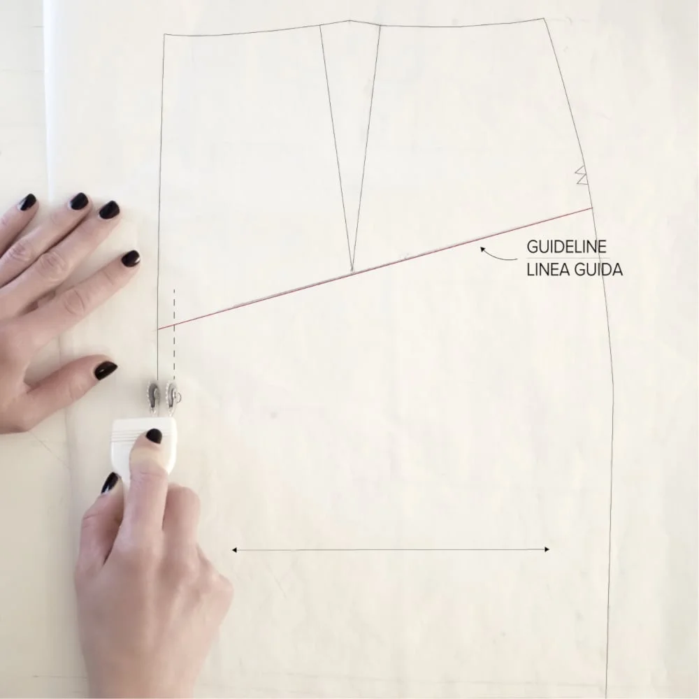::::2. trace seam allowances and guidelines ::2. traccia le linee di cucitura e le linee guida::::