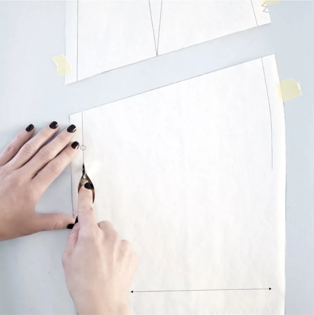 ::::4. spread the pattern pieces and trace seam allowances and stitching lines ::4. apri e traccia le linee di taglio e cucitura::::