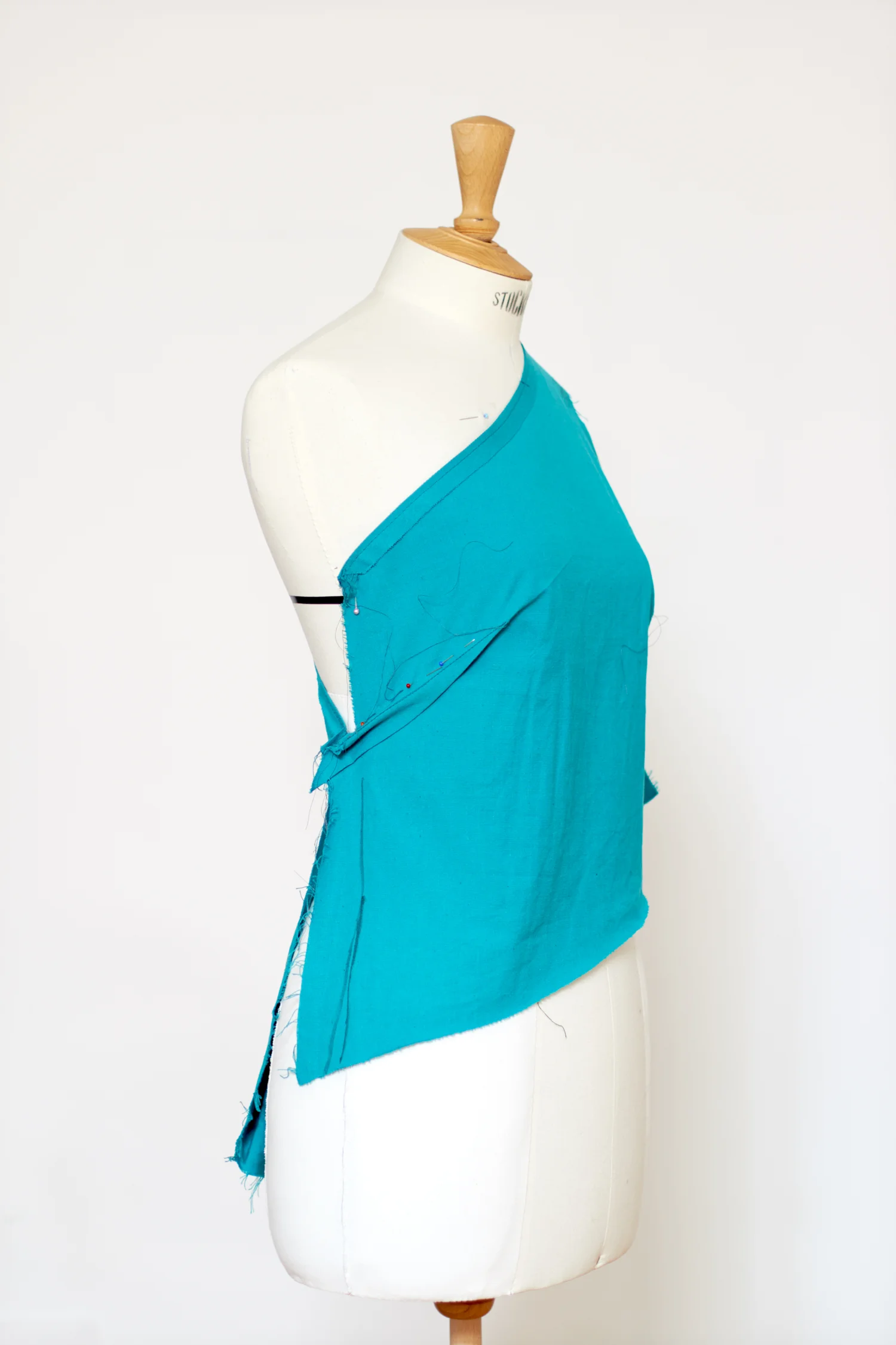 One shoulder top