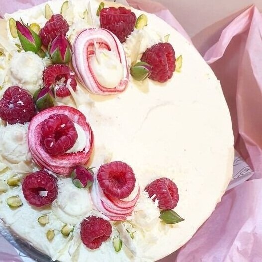 Raspberry, Pistachio and white chocolate cake